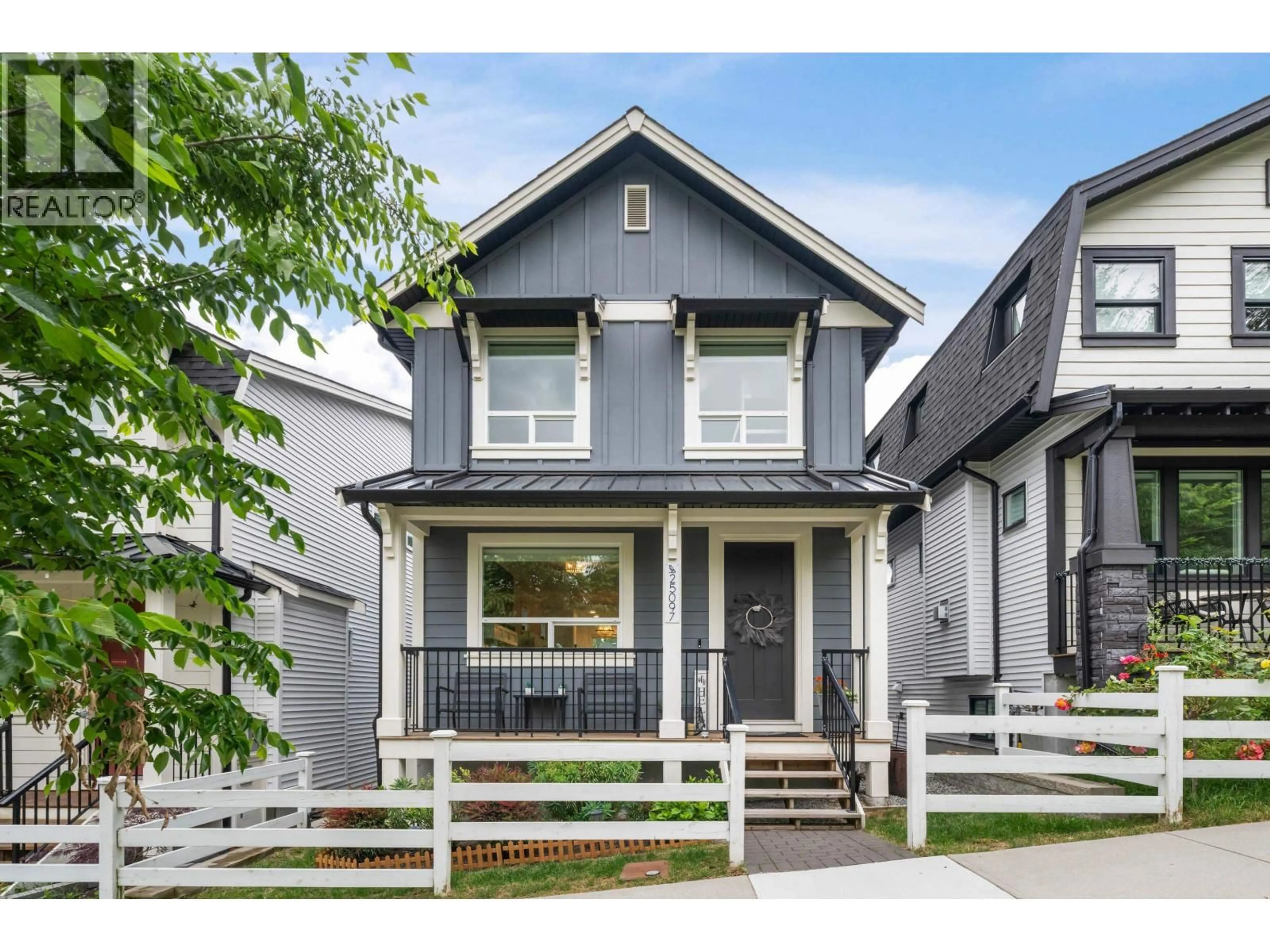 Home with vinyl exterior material, street for 25097 112 AVENUE, Maple Ridge British Columbia V2W0K6