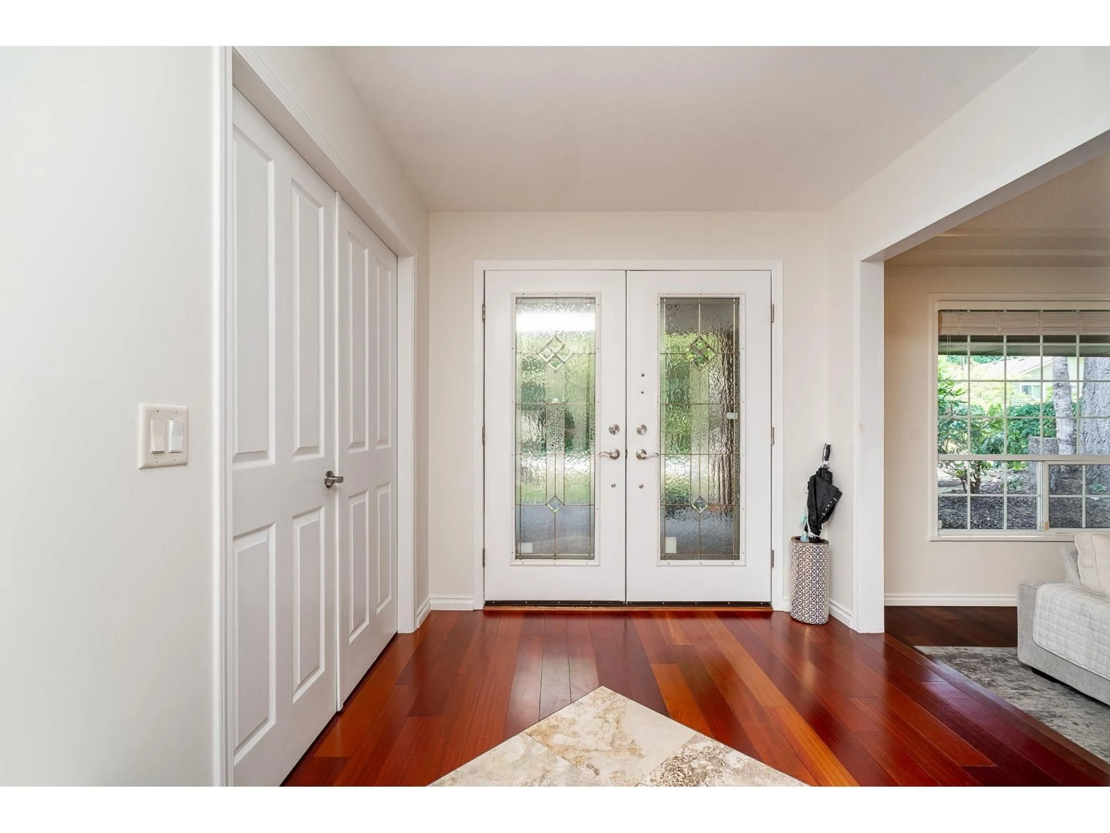 Indoor entryway for 1837 134A STREET, Surrey British Columbia V4A9E2