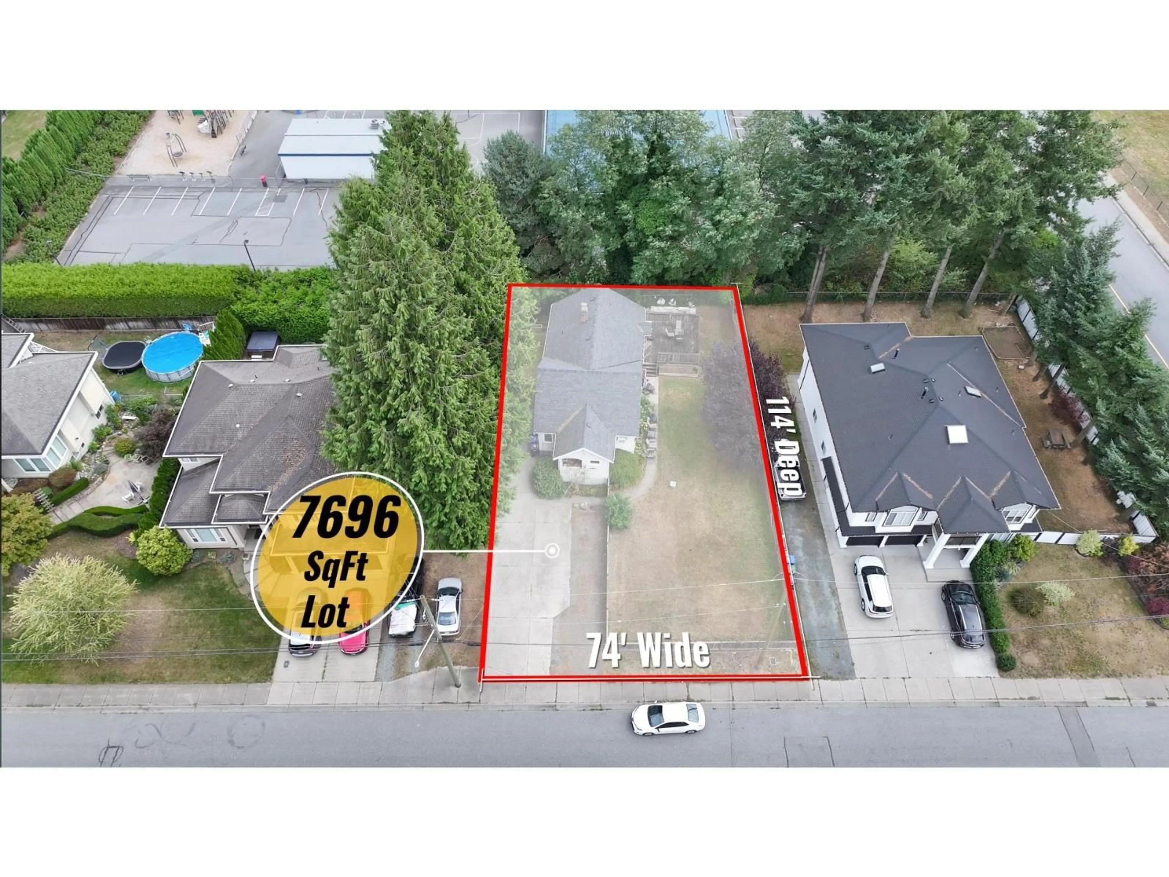 A pic from outside/outdoor area/front of a property/back of a property/a pic from drone, street for 1624 JACKSON STREET, Abbotsford British Columbia V2S8B4