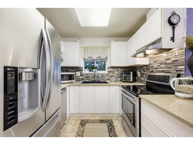 27 - 9088 HOLT ROAD, Surrey 5