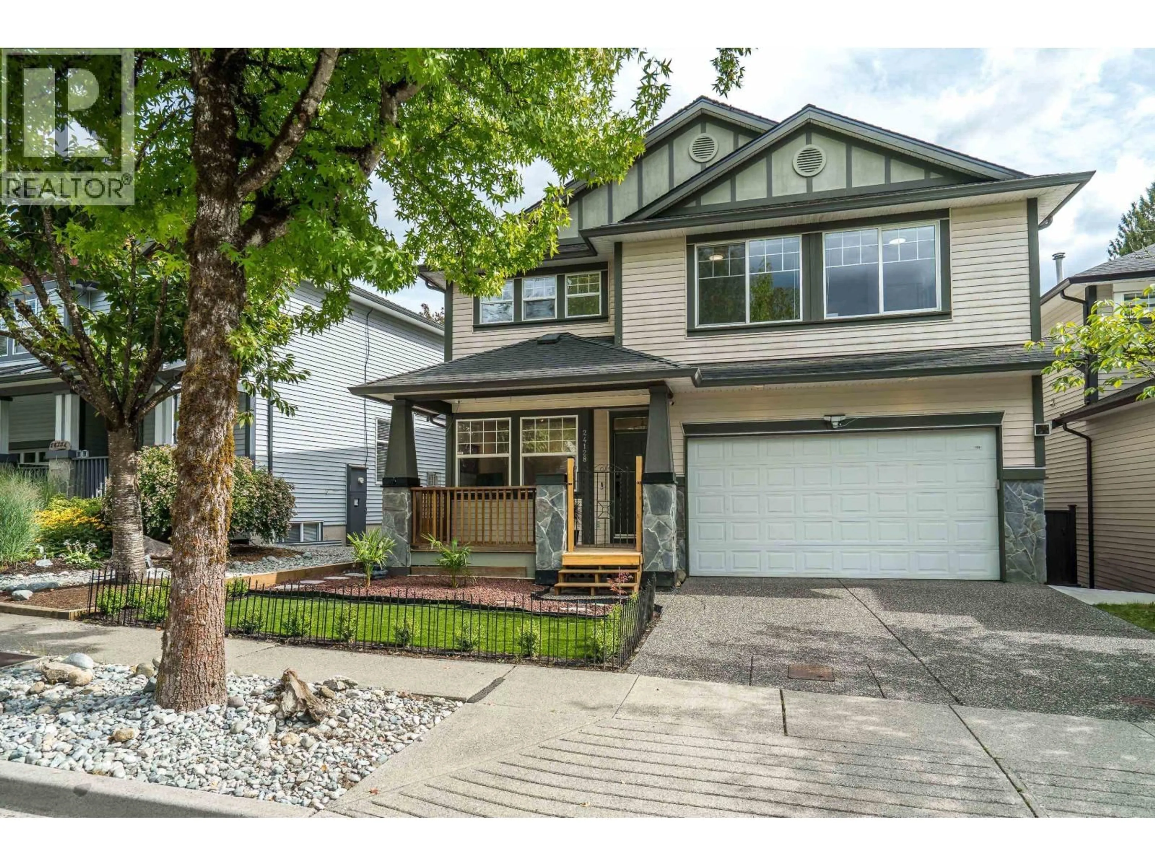 Home with vinyl exterior material, street for 24128 HILL AVENUE, Maple Ridge British Columbia V2W2C9