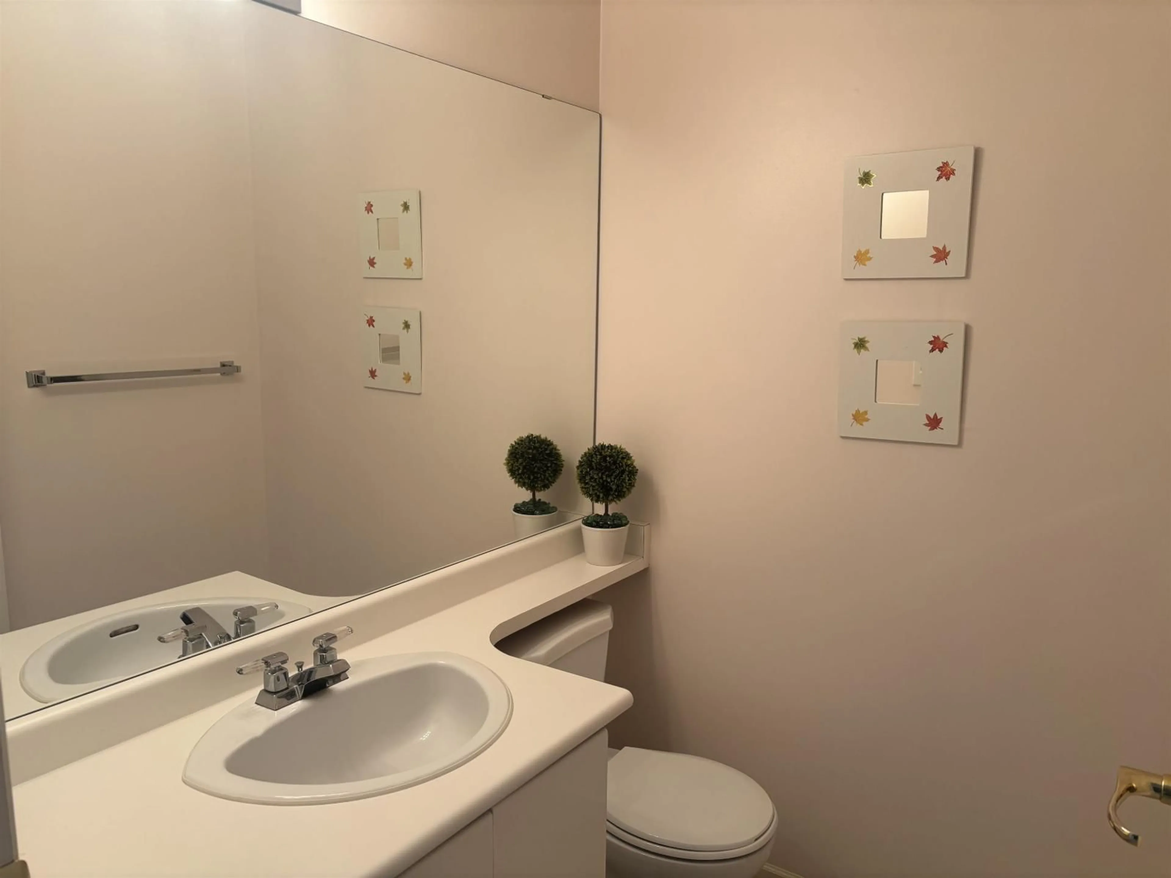 Standard bathroom, unknown for 311 - 13910 101 AVENUE, Surrey British Columbia V3T1L6