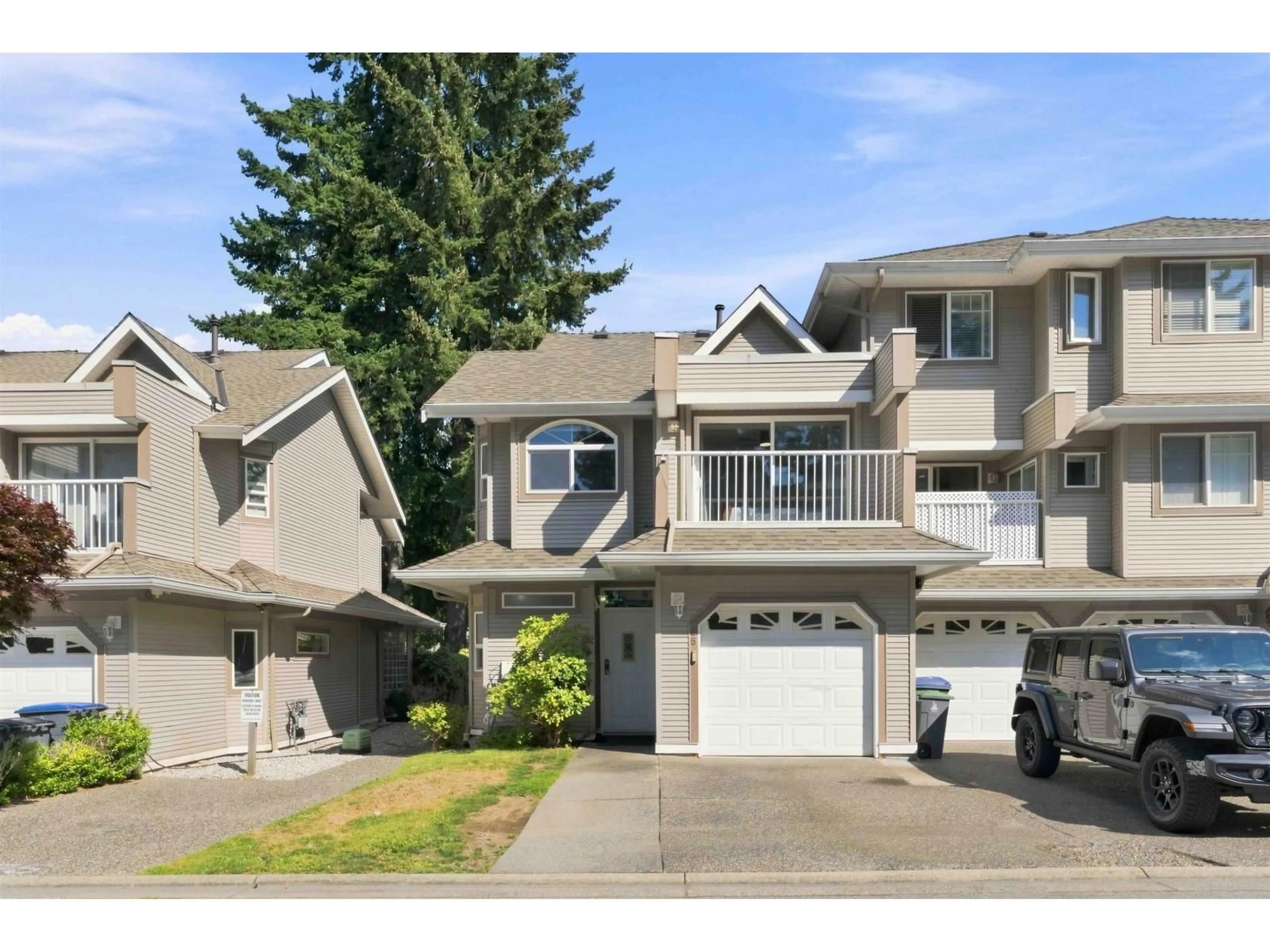 Home with vinyl exterior material, street for 25 - 8289 121A STREET, Surrey British Columbia V3W1G6