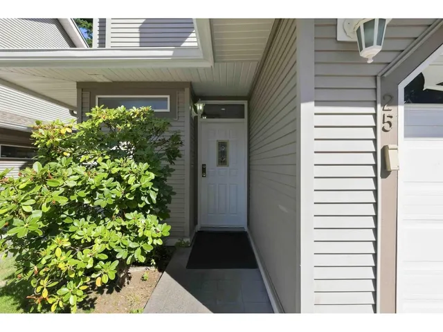 25 - 8289 121A STREET, Surrey 3