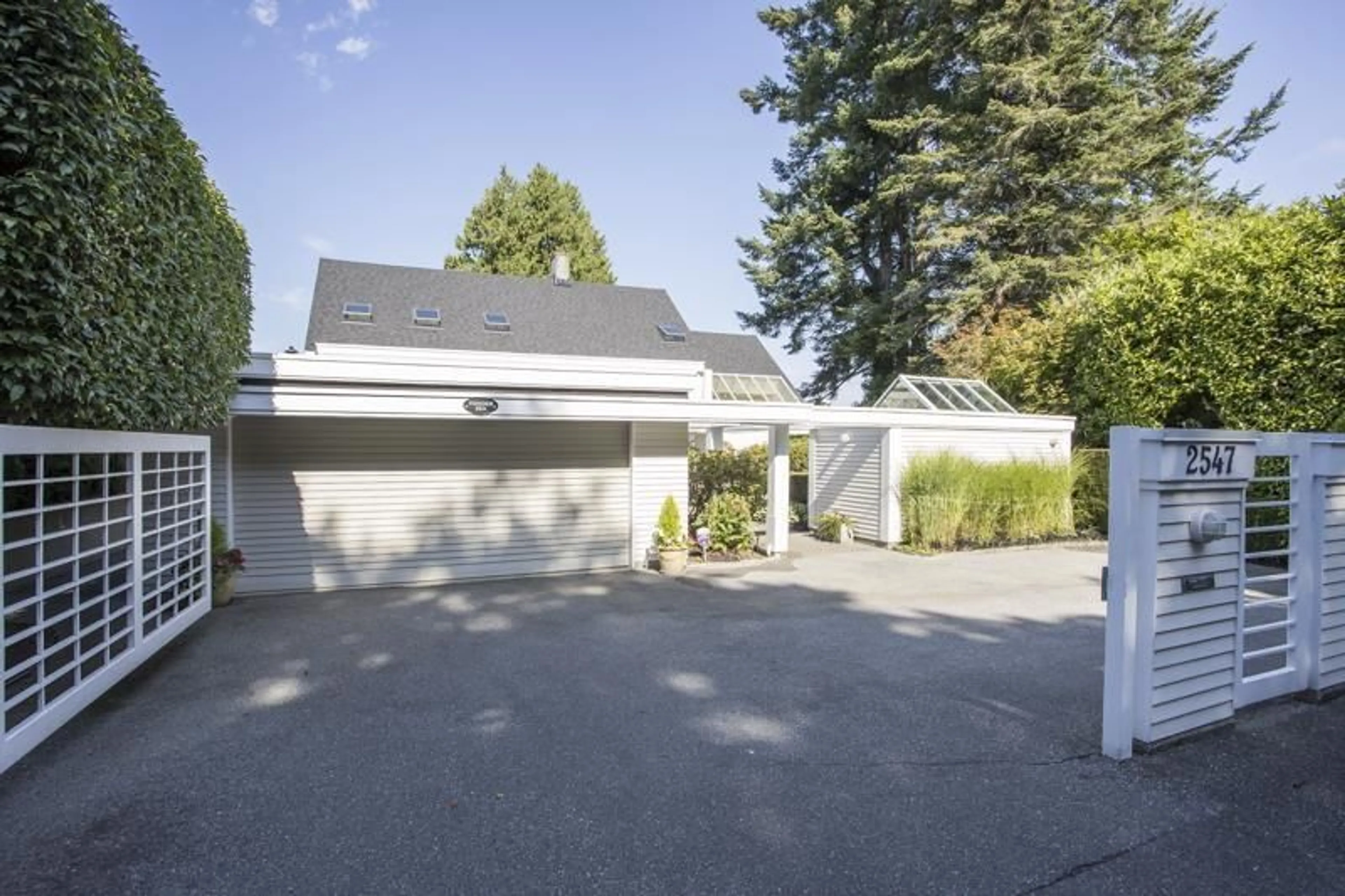 Unknown for 2547 CRESCENT DRIVE, Surrey British Columbia V4A3J9