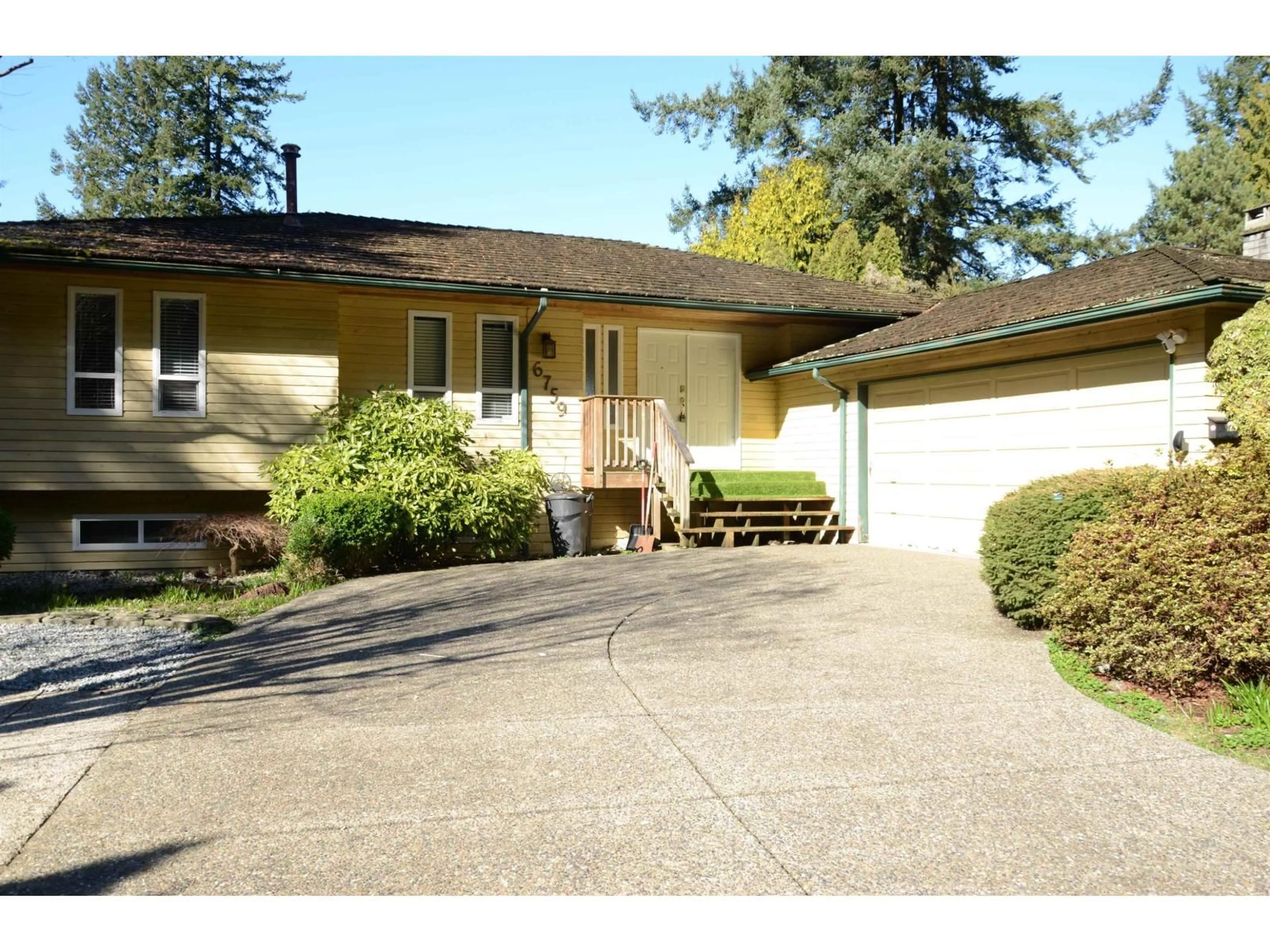Home with vinyl exterior material, street for 6759 CARNCROSS CRESCENT, Delta British Columbia V4E1L6