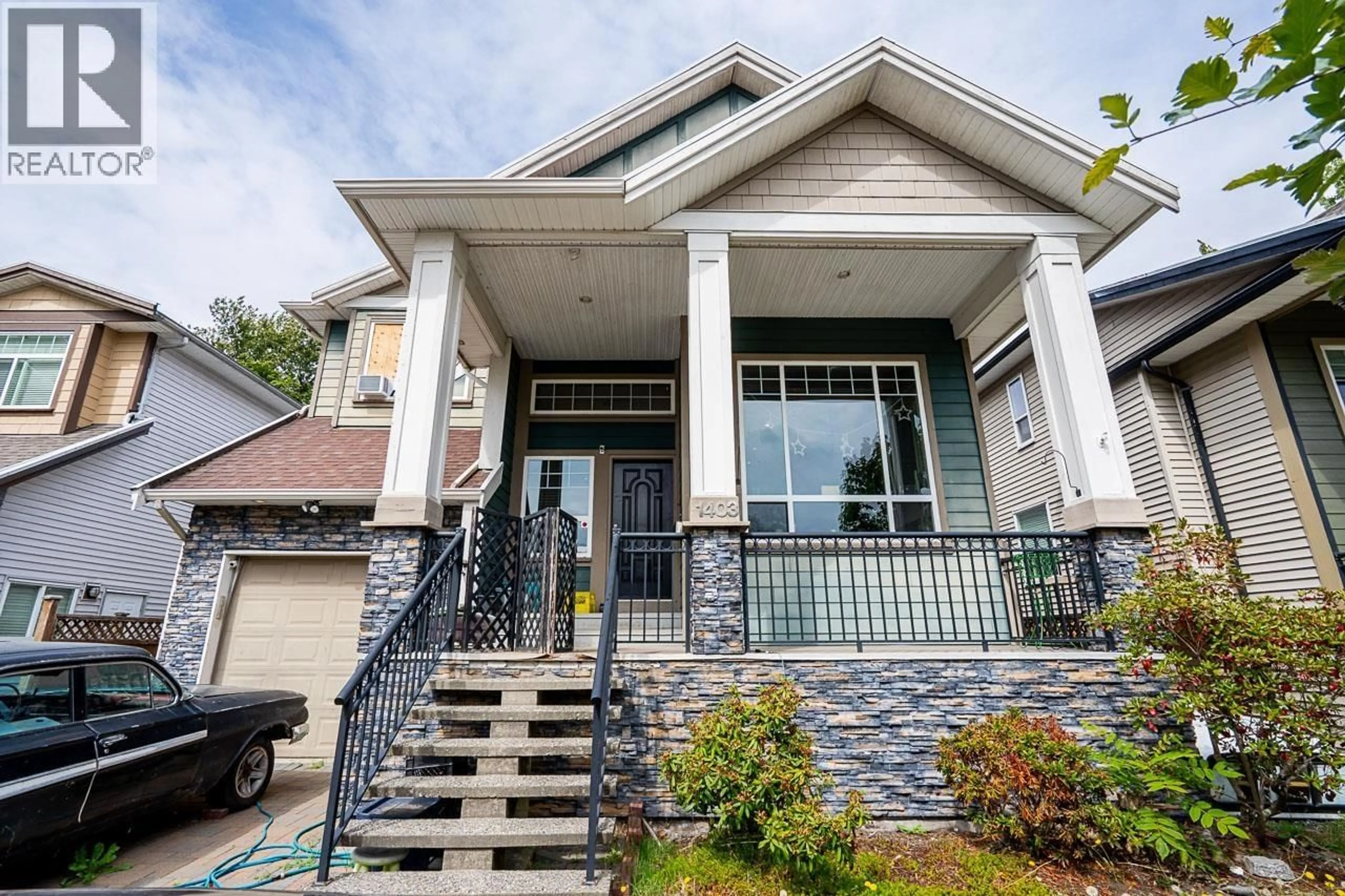 Home with vinyl exterior material, street for 1403 CANIL AVENUE, New Westminster British Columbia V3M0E2