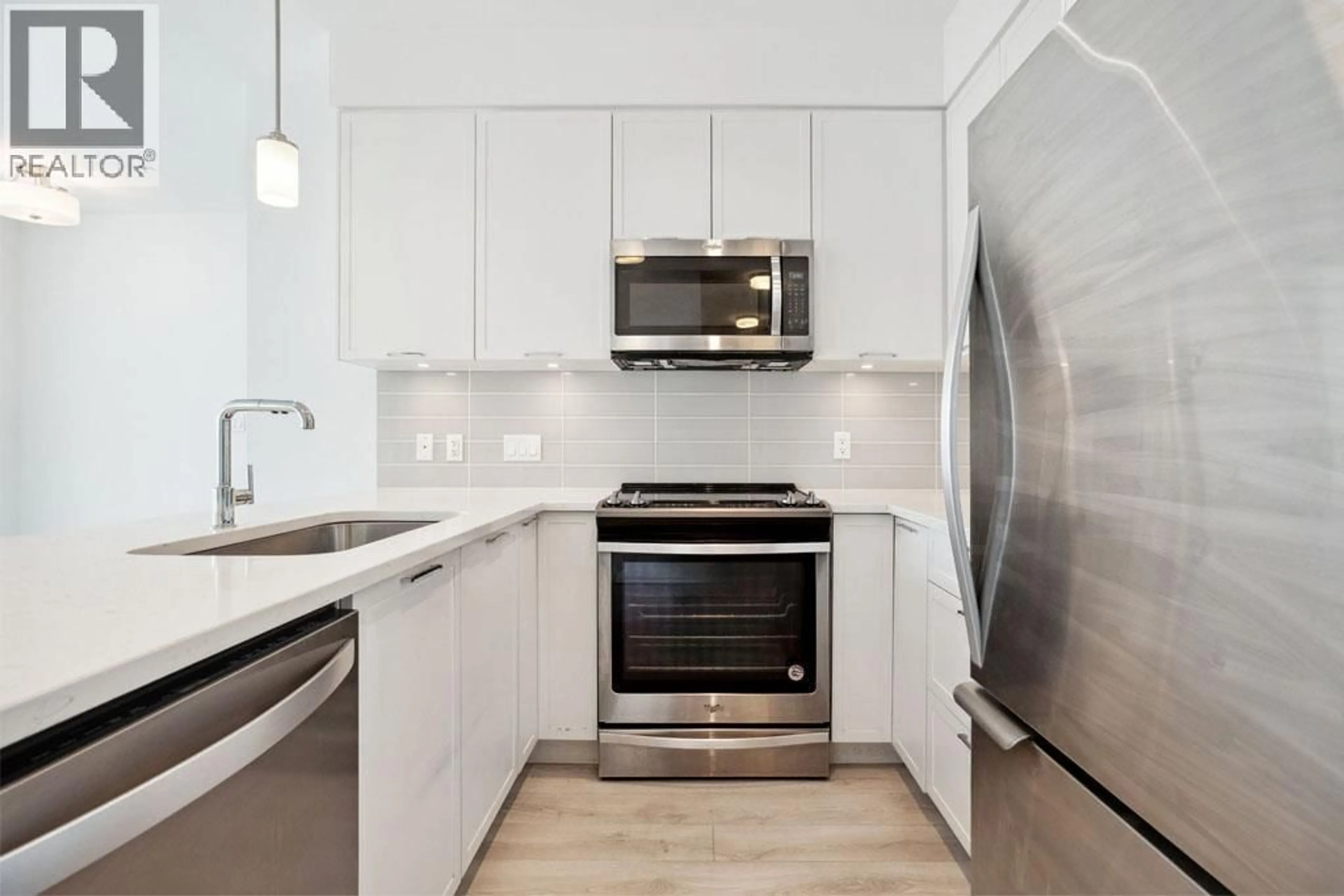 Standard kitchen, unknown for 101 - 828 GAUTHIER AVENUE, Coquitlam British Columbia V3K1R9