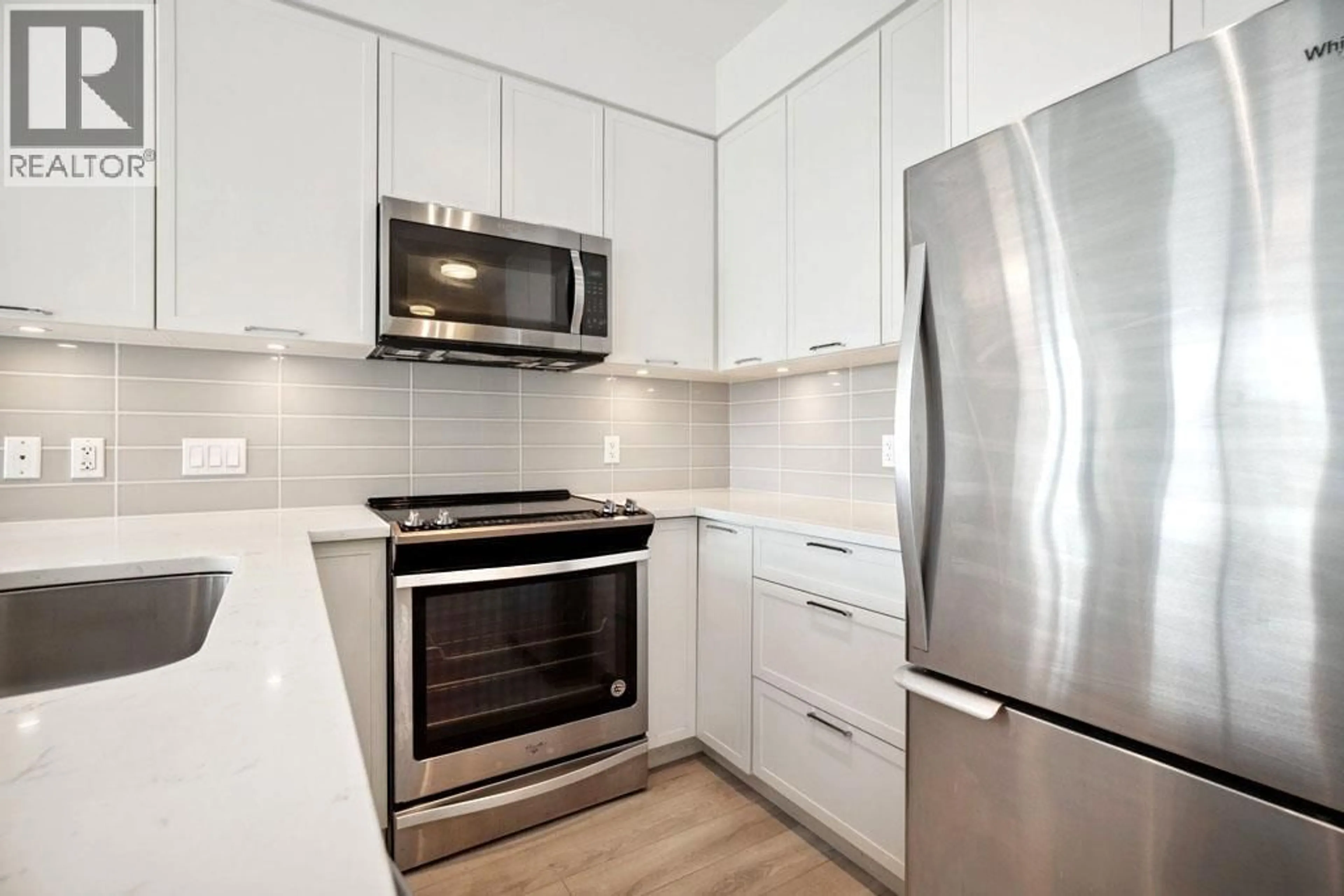 Standard kitchen, unknown for 101 - 828 GAUTHIER AVENUE, Coquitlam British Columbia V3K1R9