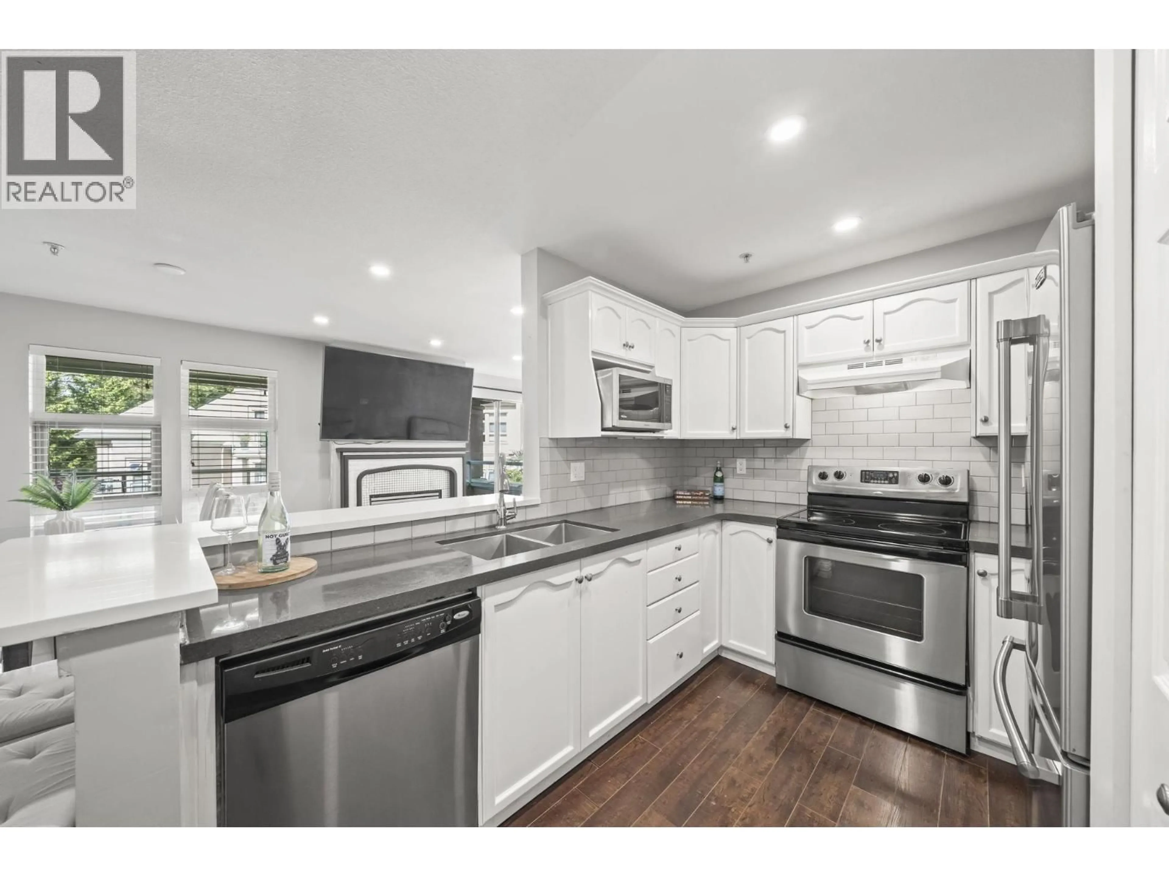 Open concept kitchen, unknown for 506 - 301 MAUDE ROAD, Port Moody British Columbia V3H5B1
