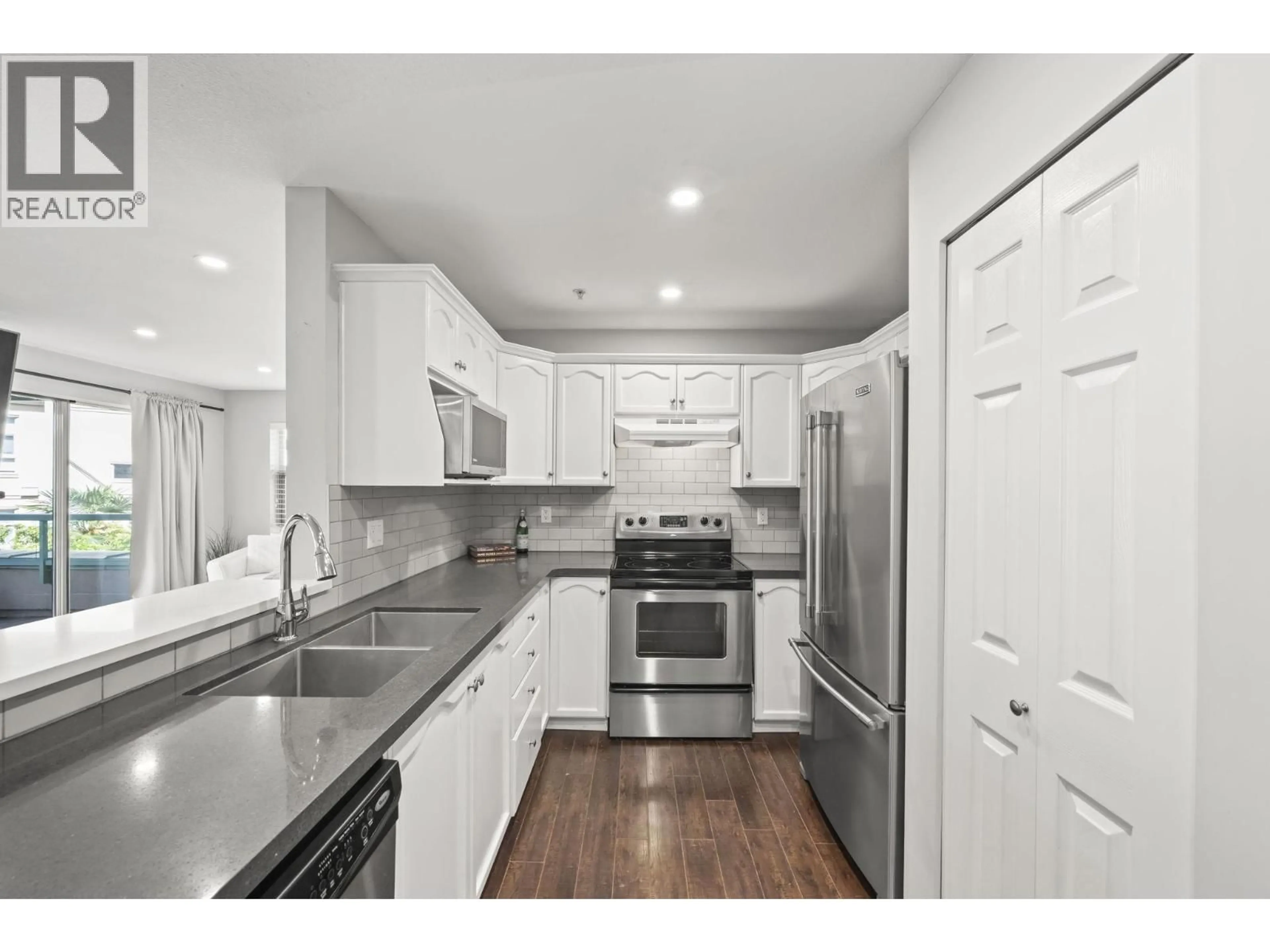 Open concept kitchen, unknown for 506 - 301 MAUDE ROAD, Port Moody British Columbia V3H5B1