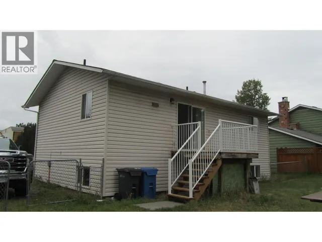229 ELM AVENUE, 100 Mile House 2