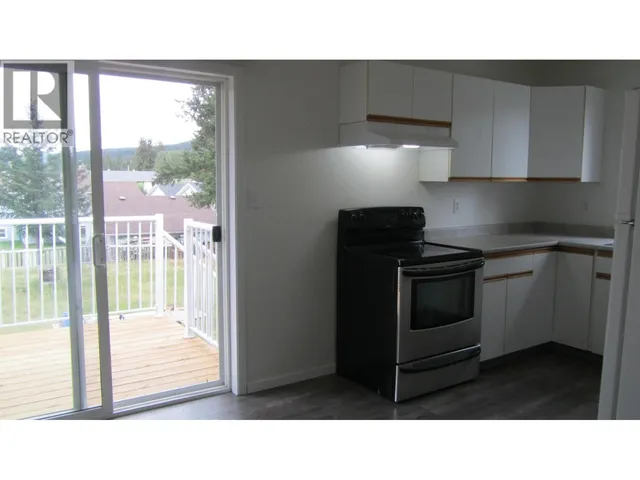 229 ELM AVENUE, 100 Mile House 4