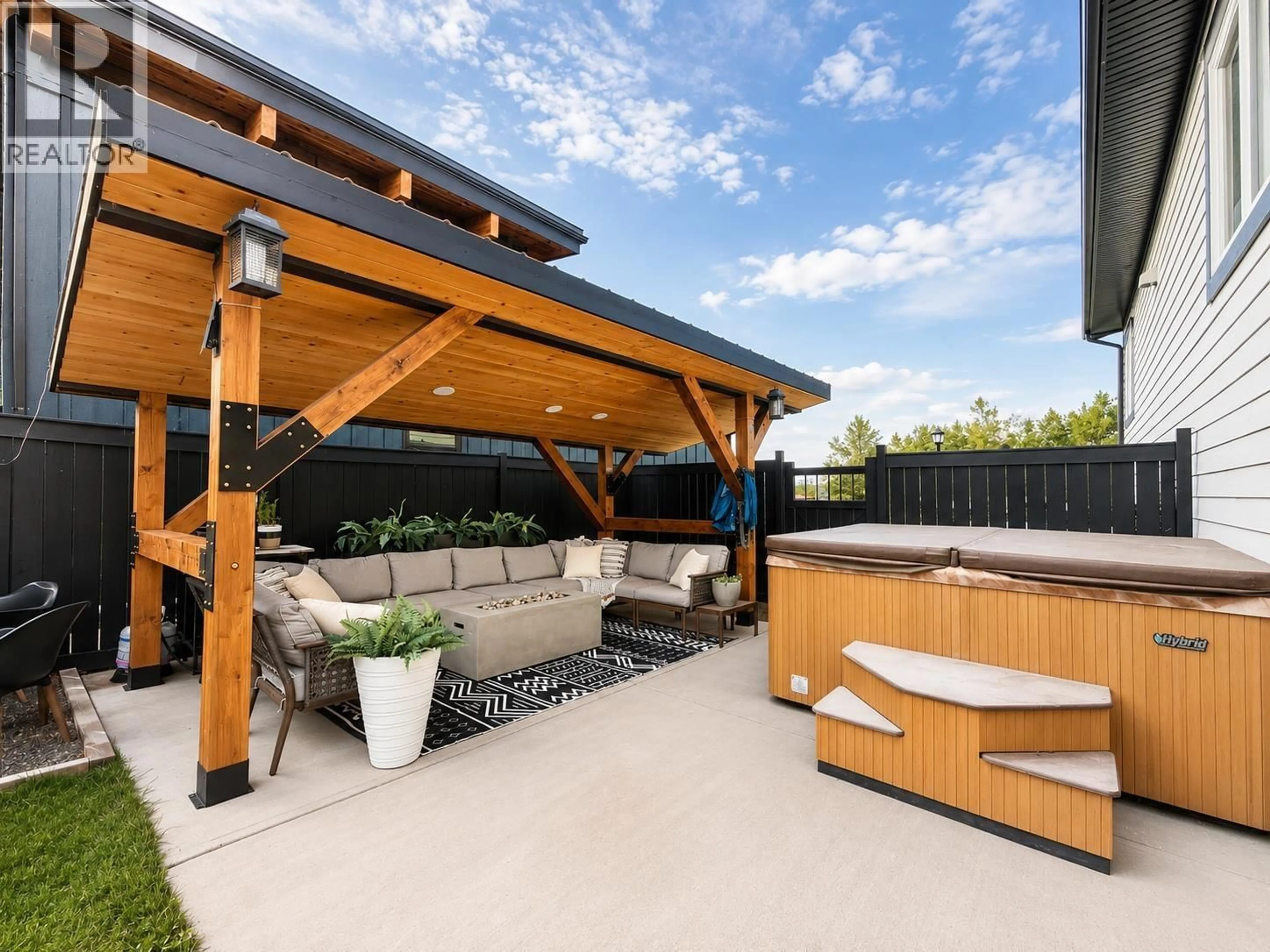 Patio, street for 22 STARLITER WAY, Smithers British Columbia V0J2N2