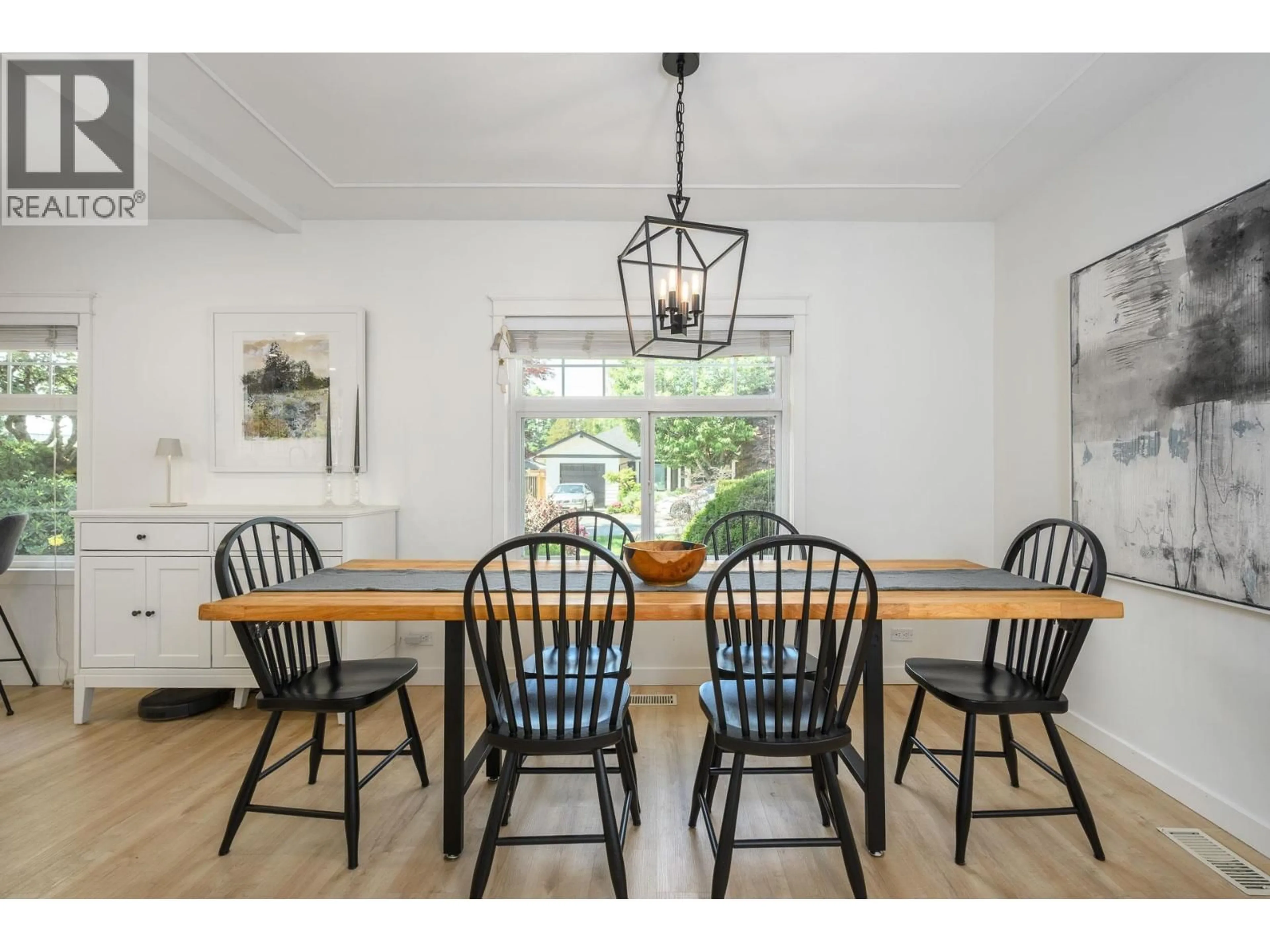 Dining room, wood/laminate floor for 3248 BEVERLEY CRESCENT, North Vancouver British Columbia V7R2W3