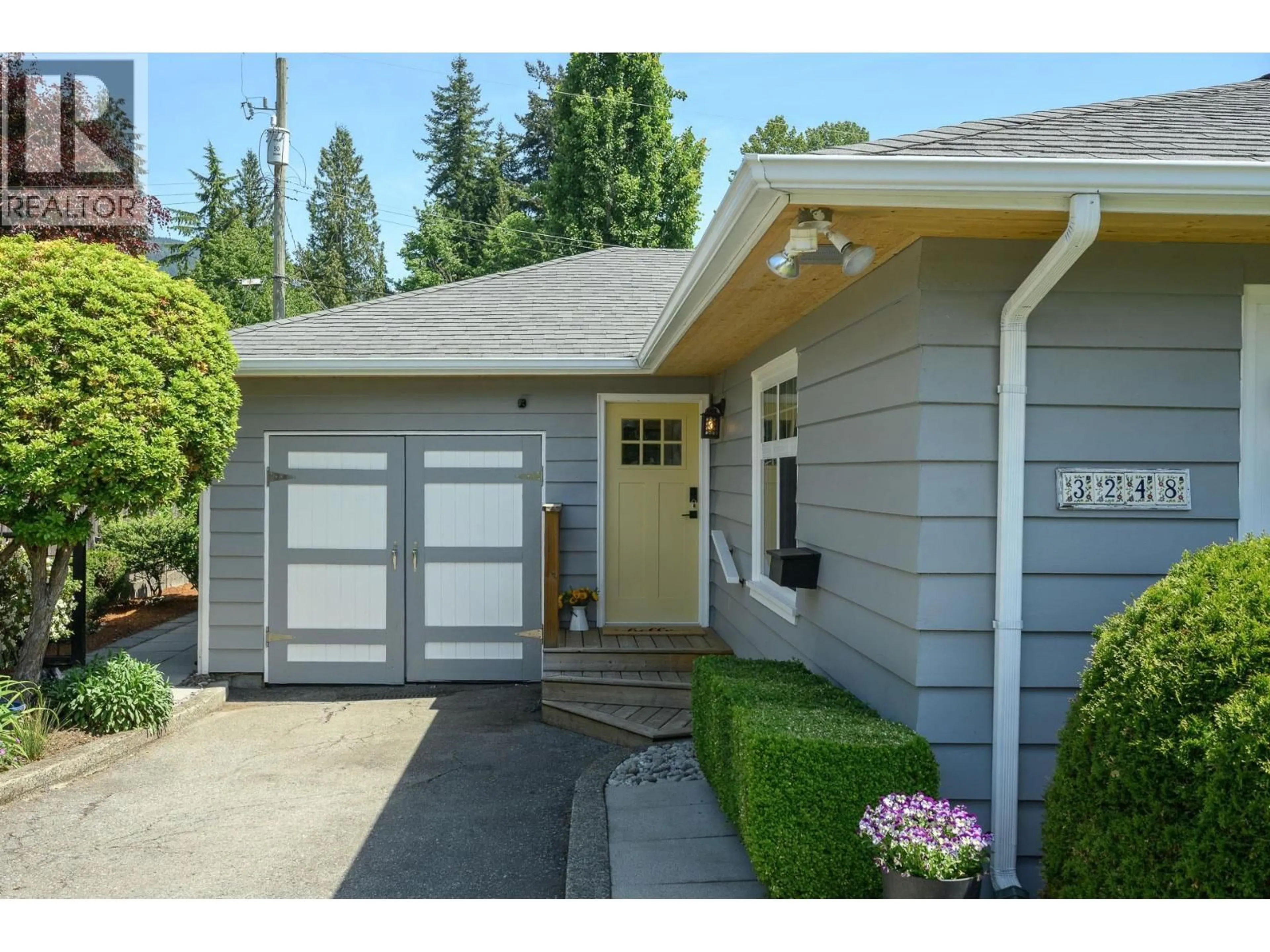 Home with vinyl exterior material, street for 3248 BEVERLEY CRESCENT, North Vancouver British Columbia V7R2W3