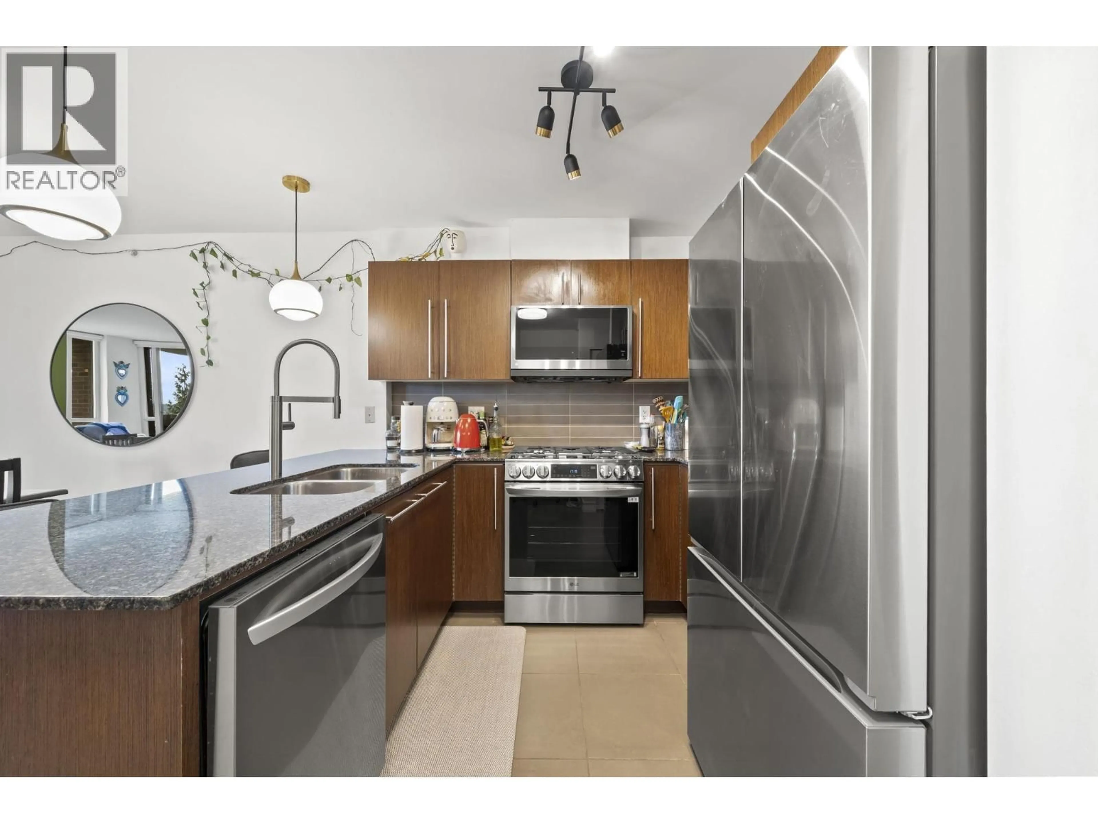 Standard kitchen, unknown for 208 - 4888 BRENTWOOD DRIVE, Burnaby British Columbia V5C0C6