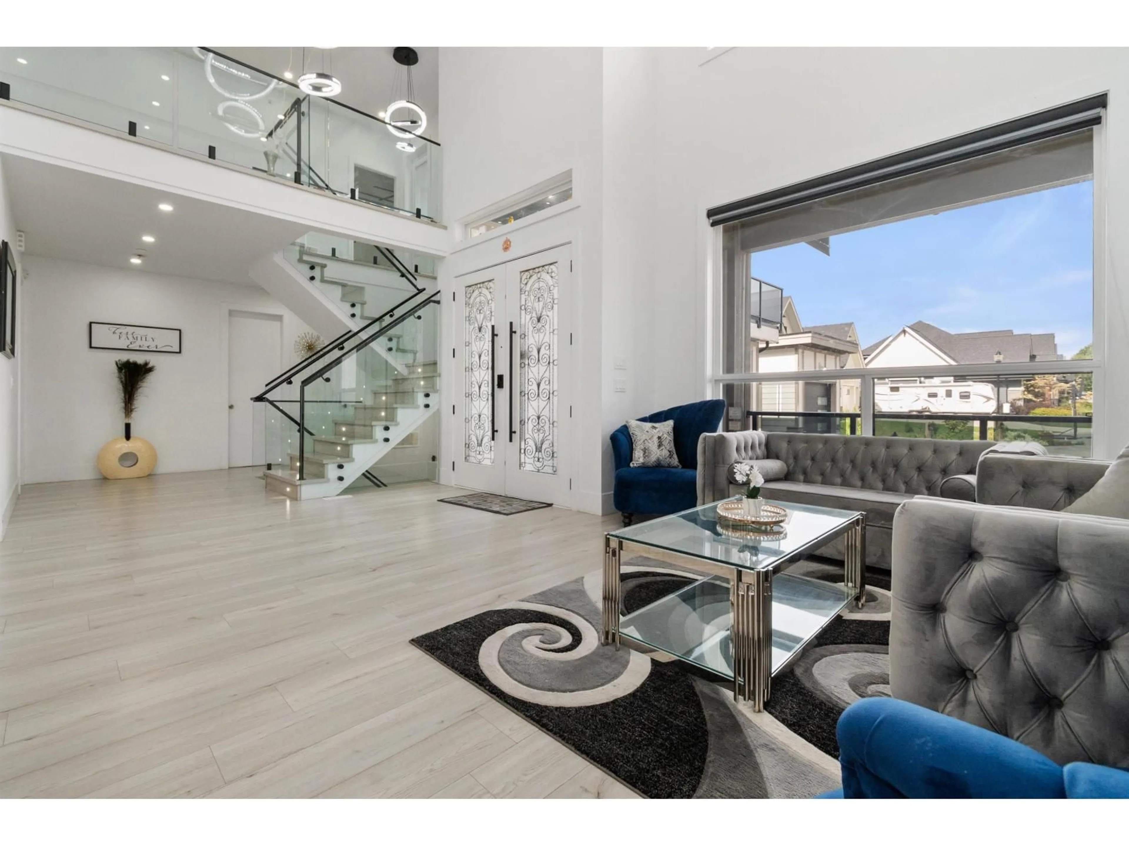 Indoor foyer for 10103 ROYALWOOD BOULEVARD, Rosedale British Columbia V0X1X1