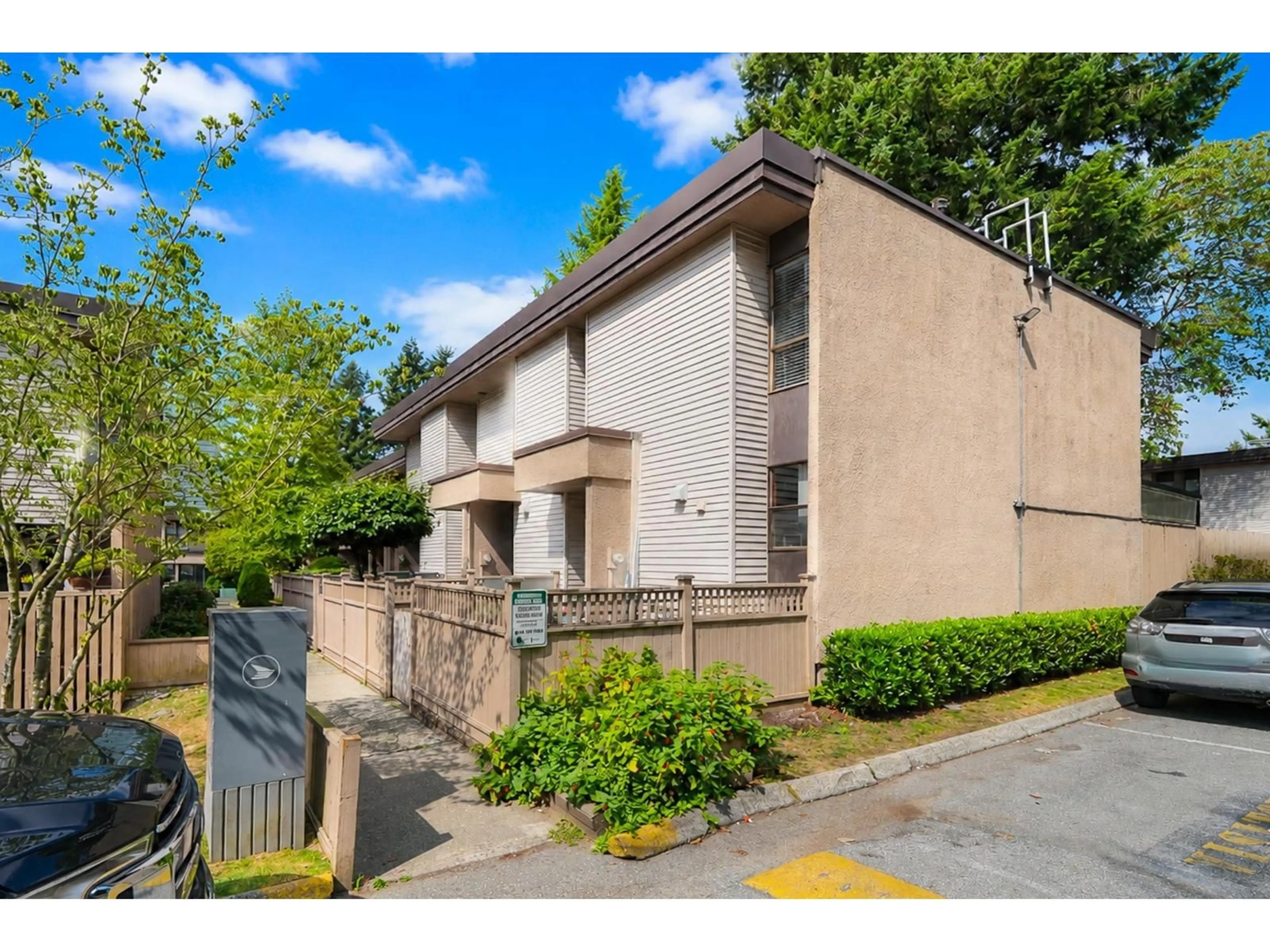 Unknown for 36 - 13795 102 AVENUE, Surrey British Columbia V3T1N9