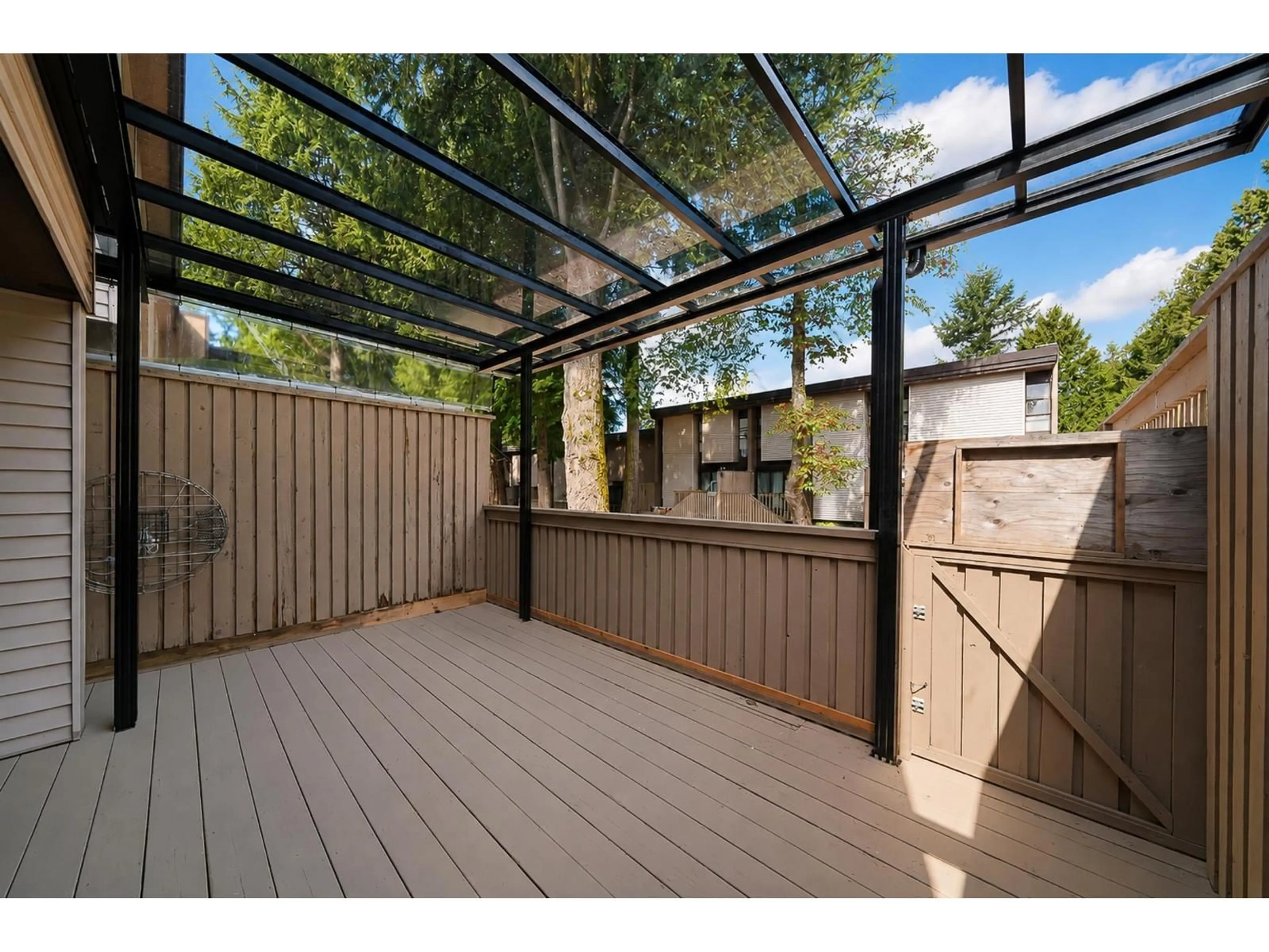 Patio, street for 36 - 13795 102 AVENUE, Surrey British Columbia V3T1N9