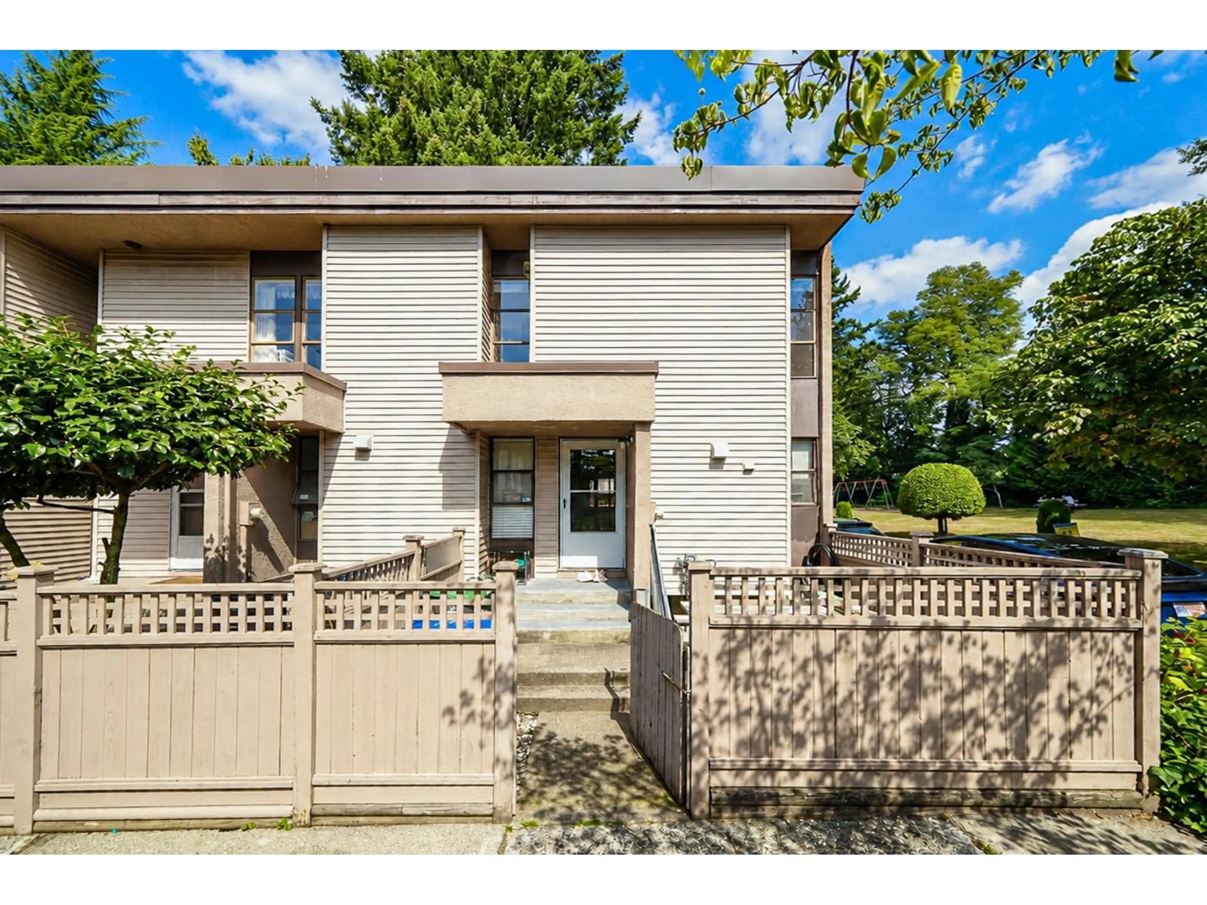 Unknown for 36 - 13795 102 AVENUE, Surrey British Columbia V3T1N9