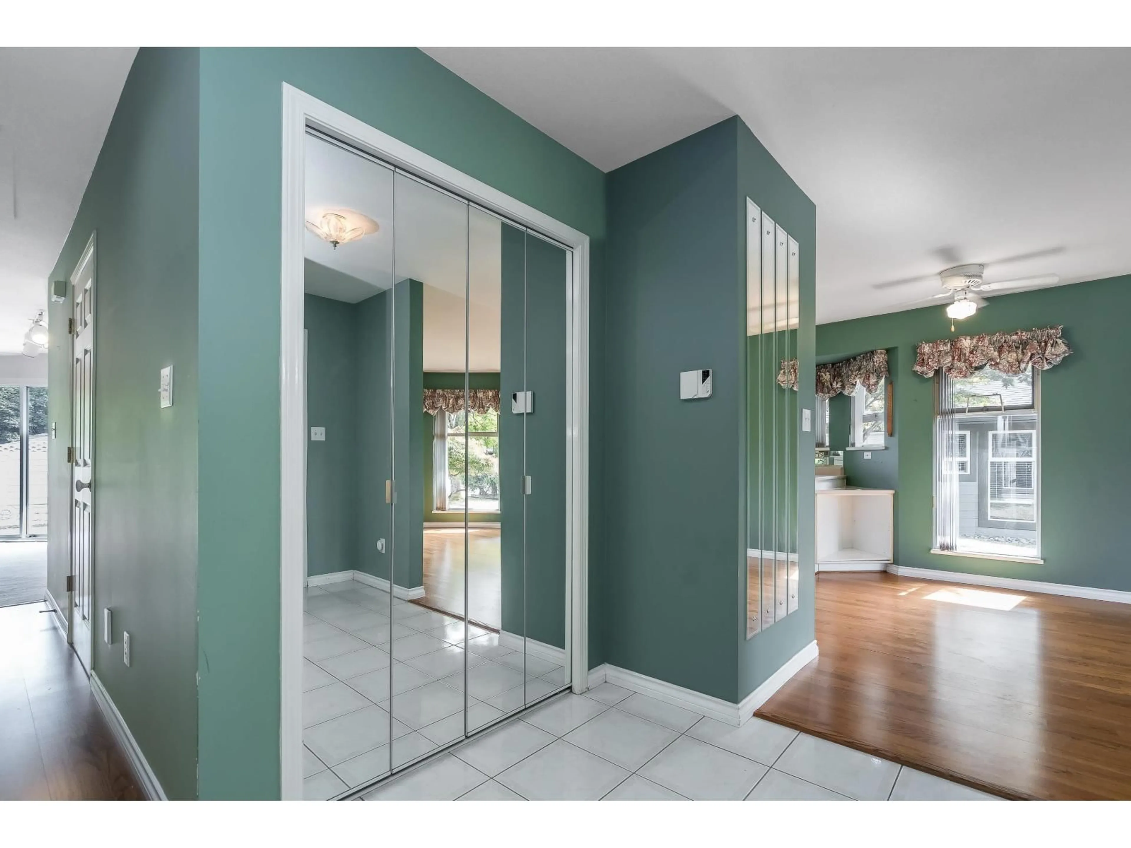 Indoor entryway for 165 - 16080 82 AVENUE, Surrey British Columbia V4N0N6