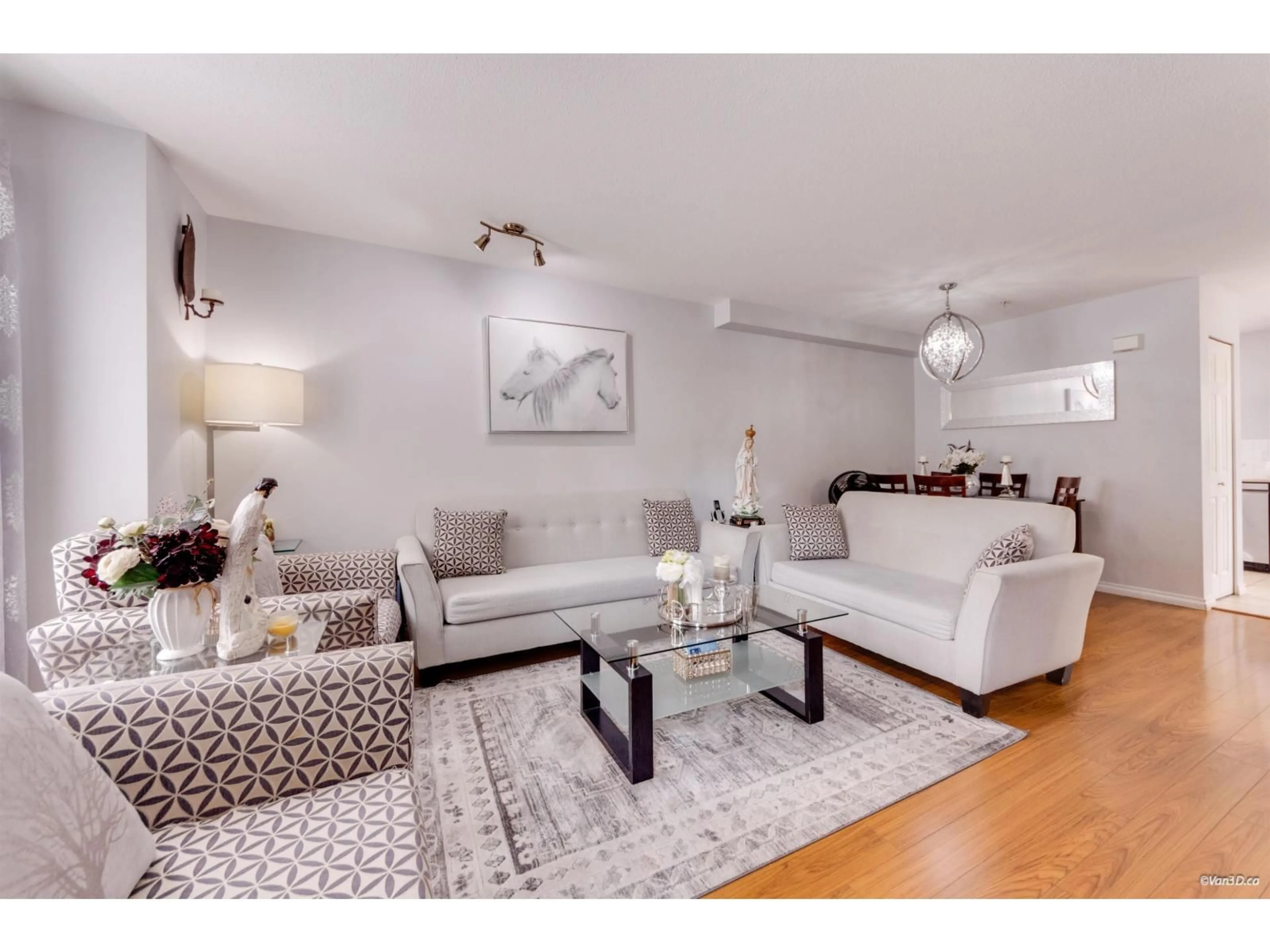 Living room with furniture, unknown for 18 - 14855 100 AVENUE, Surrey British Columbia V3R2W1