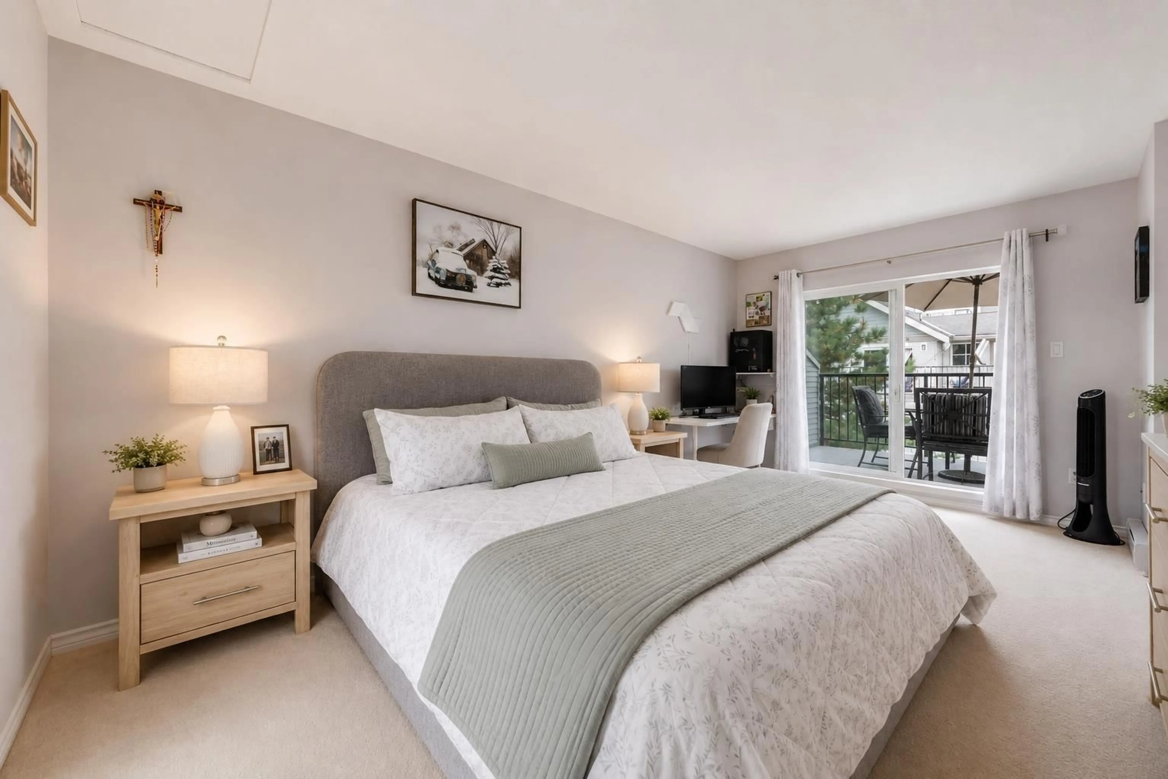 Bedroom with bed, unknown for 18 - 14855 100 AVENUE, Surrey British Columbia V3R2W1