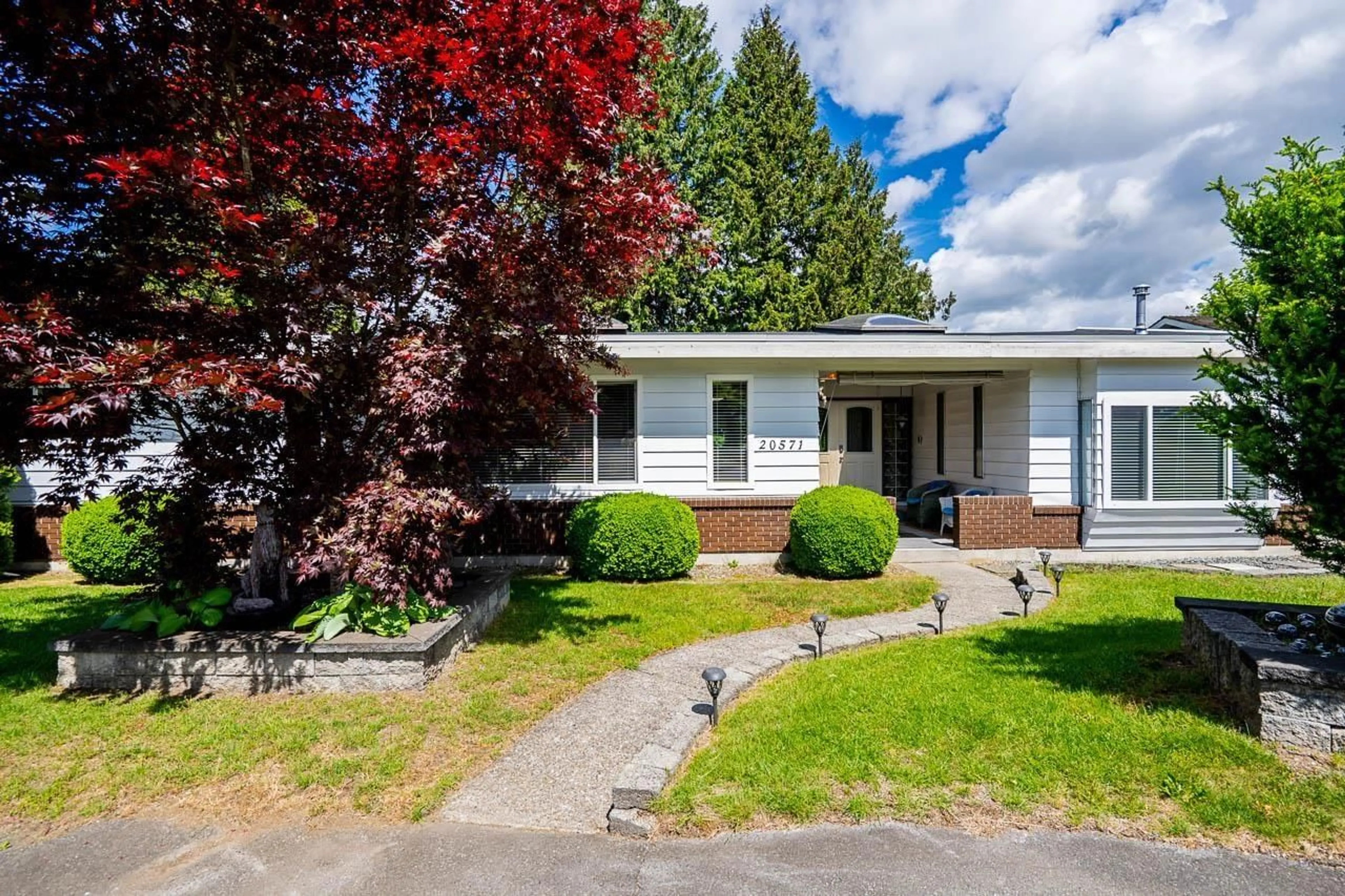 Home with vinyl exterior material, street for 20571 46A AVENUE, Langley British Columbia V3A3J7