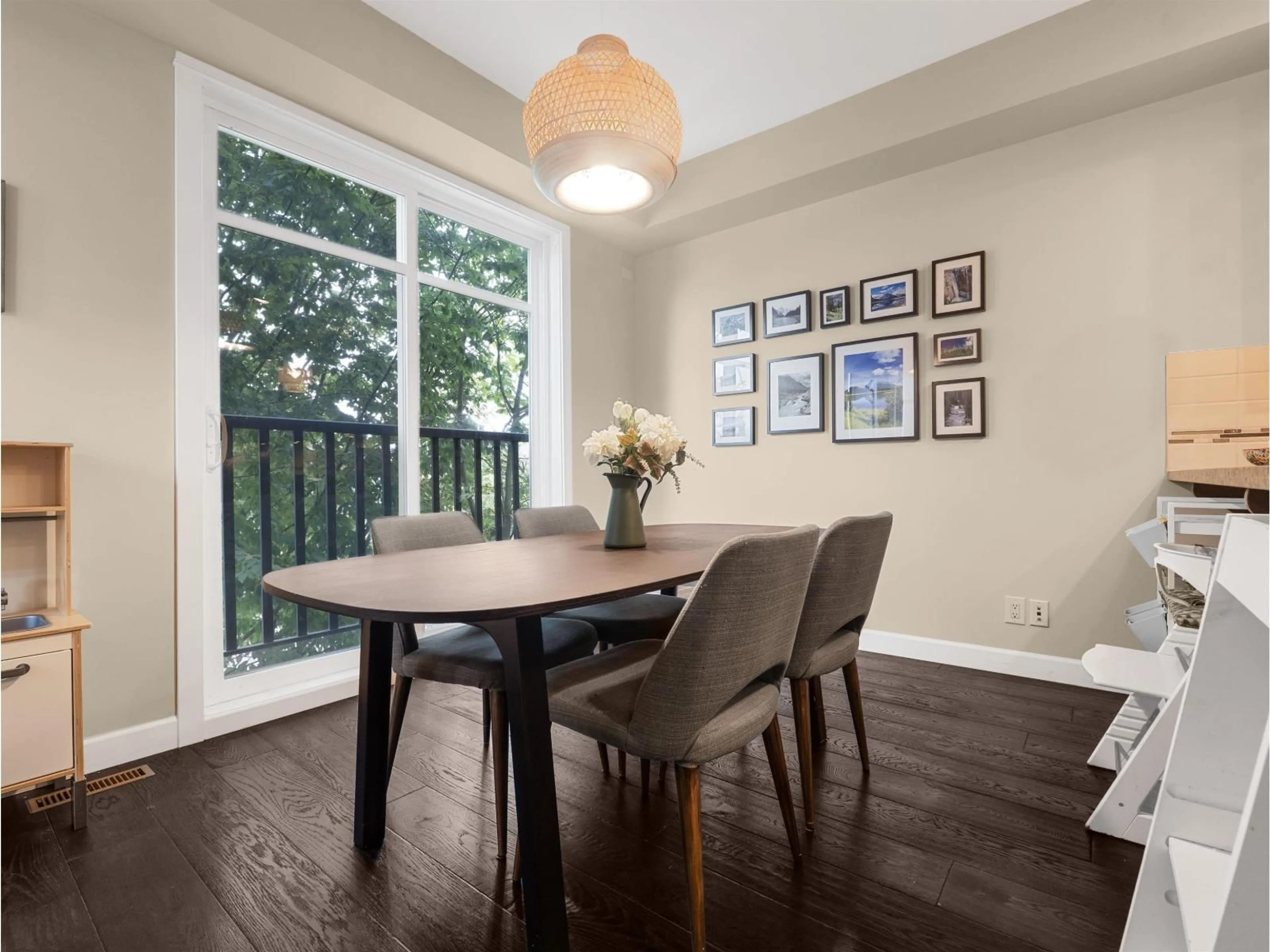 Dining room, wood/laminate floor for 32 - 20738 84 AVENUE, Langley British Columbia V2Y0J6