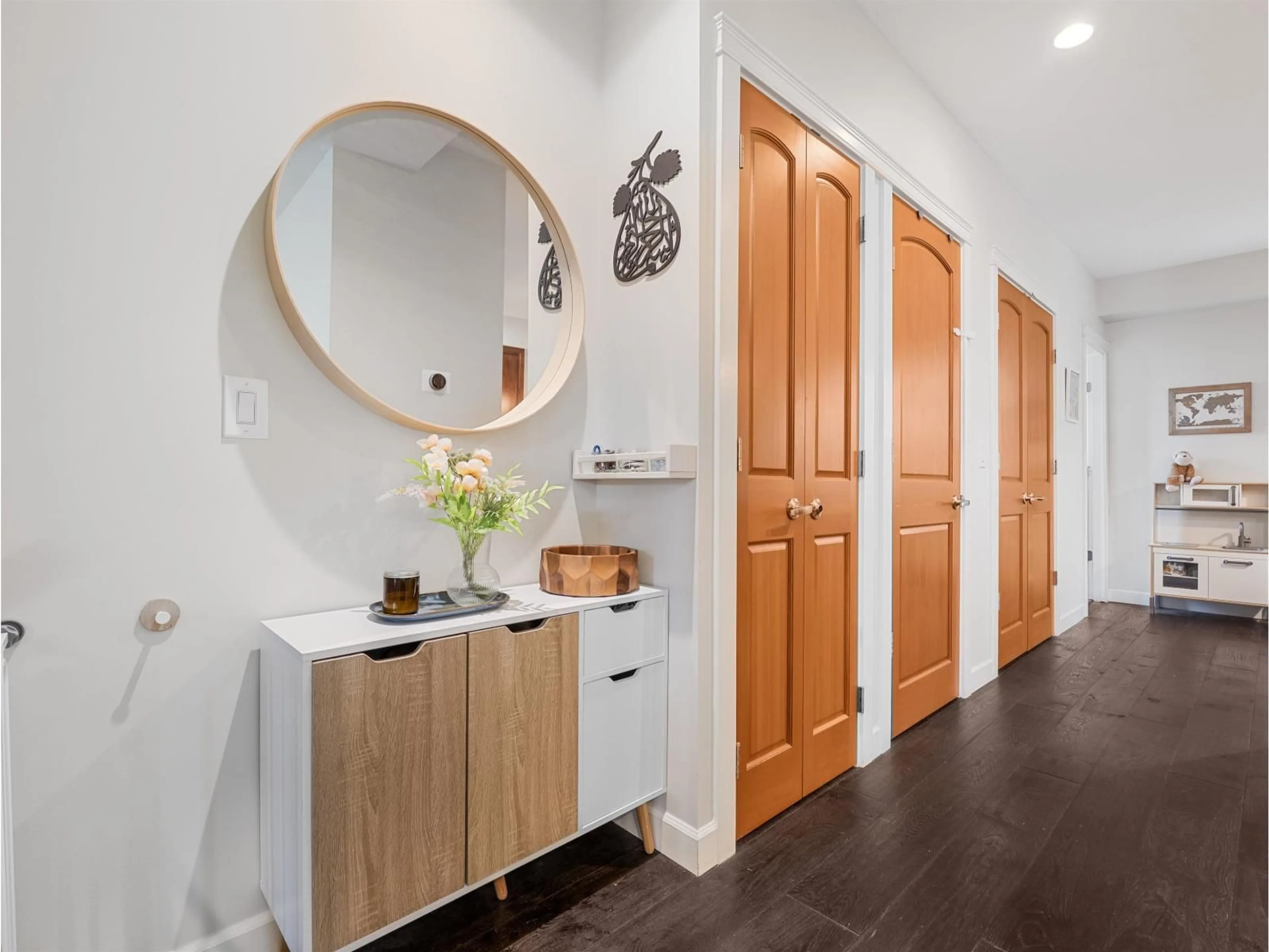 Indoor entryway for 32 - 20738 84 AVENUE, Langley British Columbia V2Y0J6