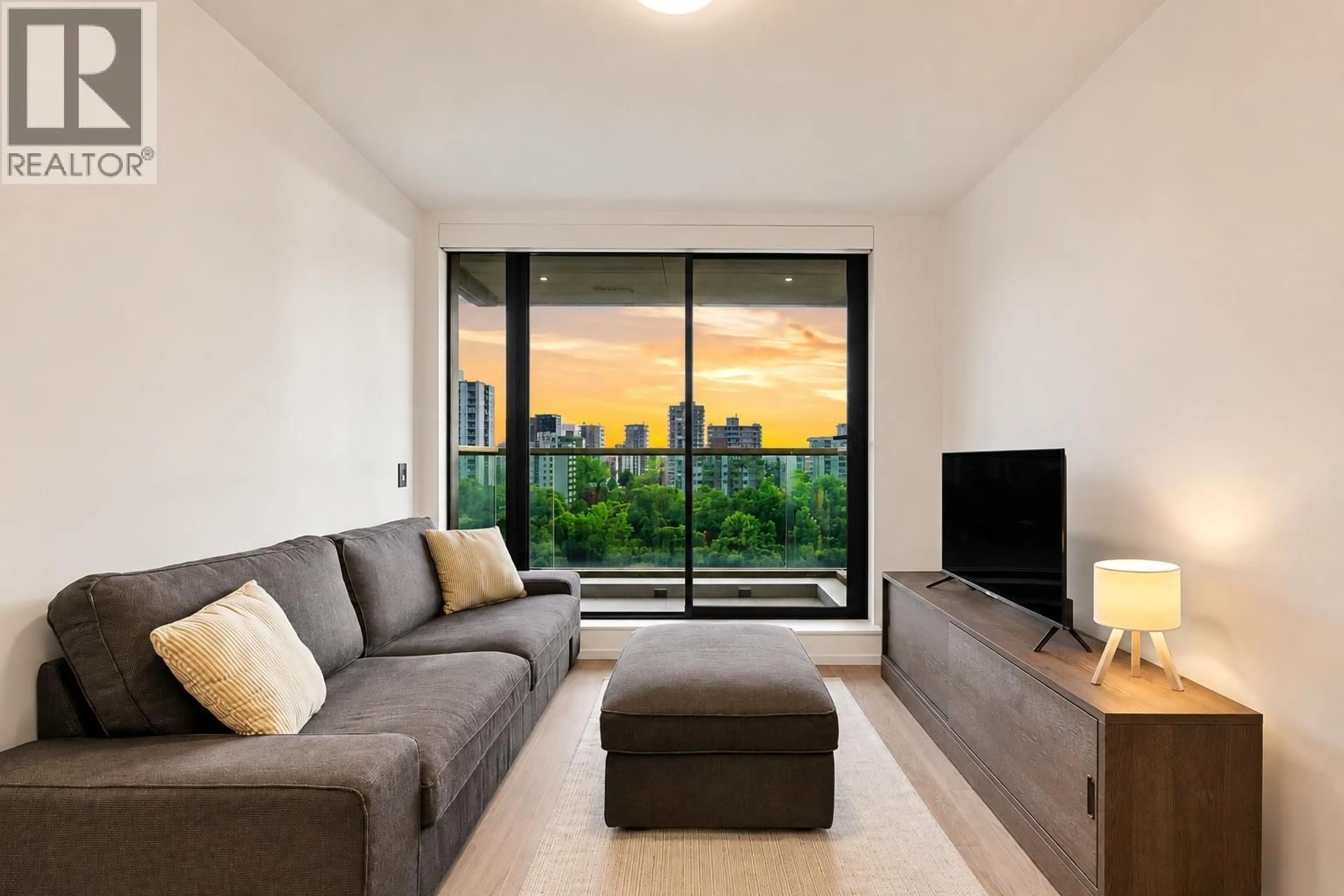 Living room with furniture, unknown for 1301 - 1408 ROBSON STREET, Vancouver British Columbia V6G1B9