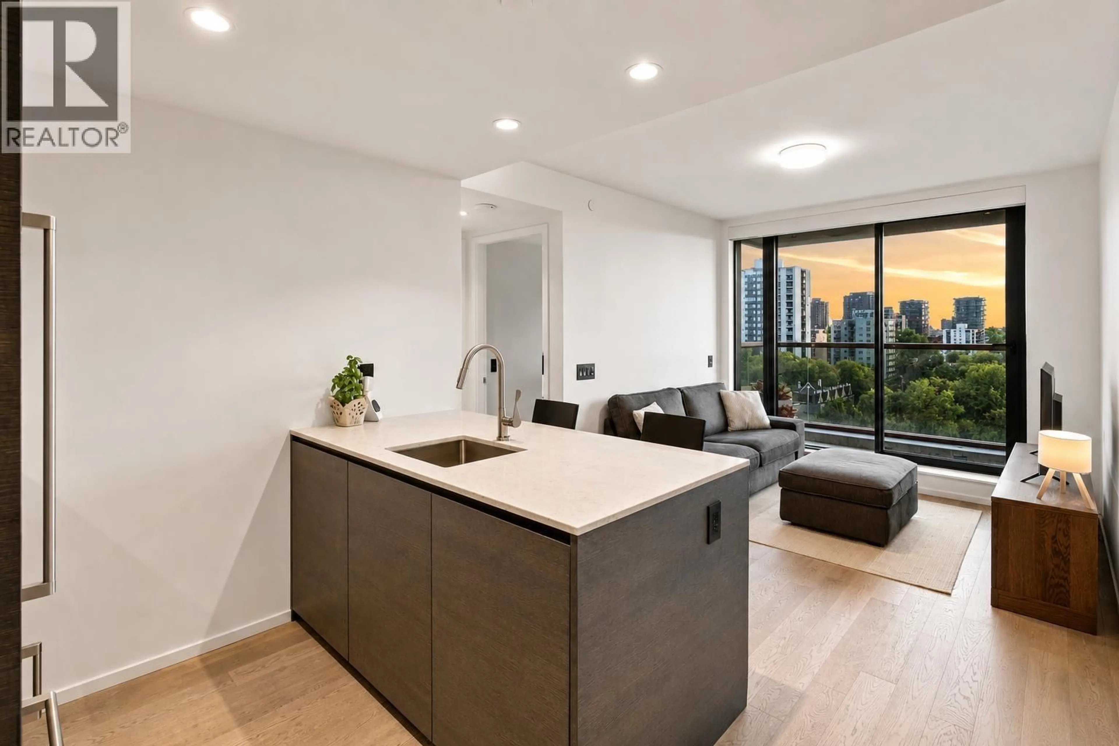 Open concept kitchen, unknown for 1301 - 1408 ROBSON STREET, Vancouver British Columbia V6G1B9