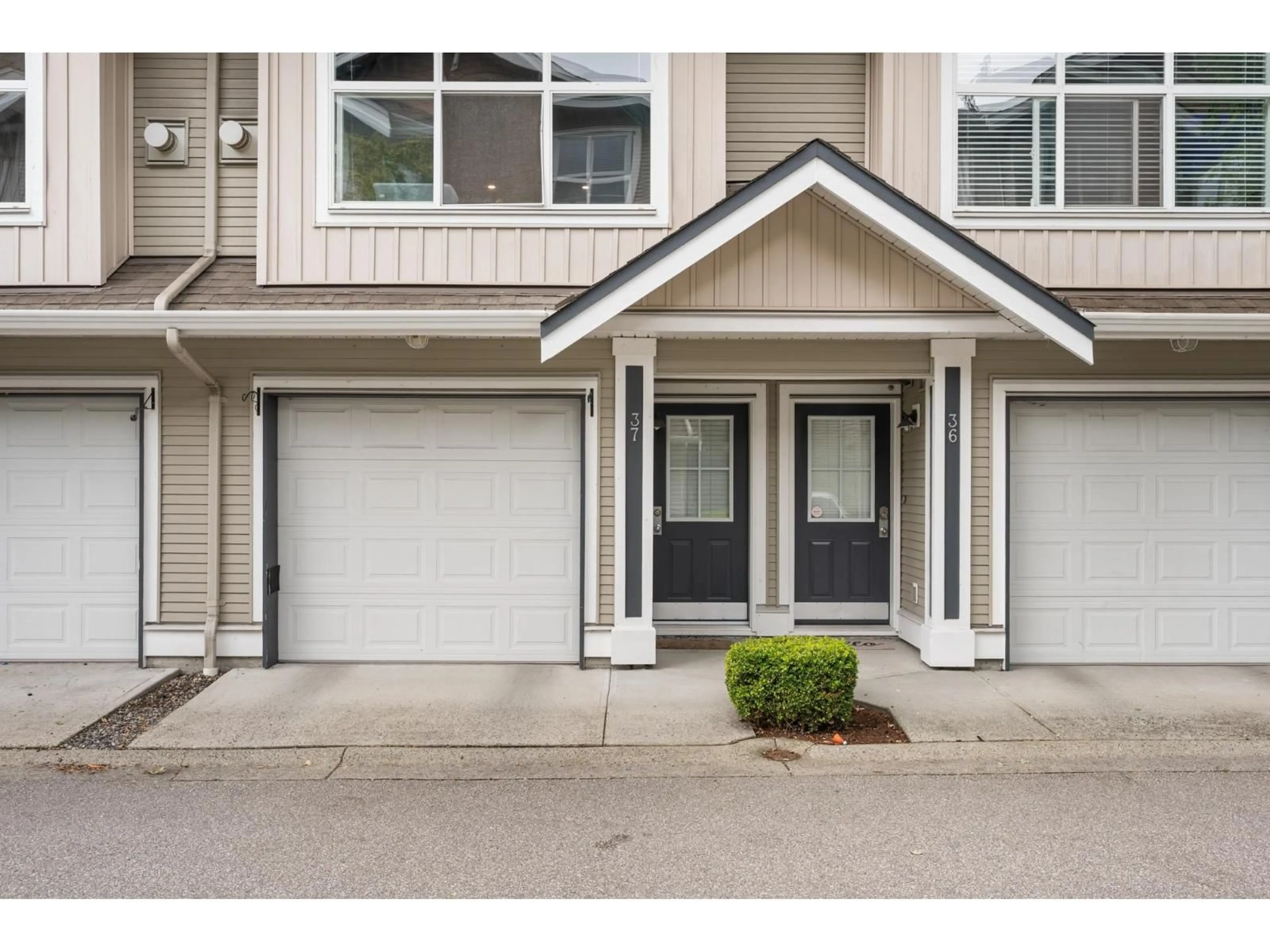 Unknown for 37 - 20460 66 AVENUE, Langley British Columbia V2Y3B6