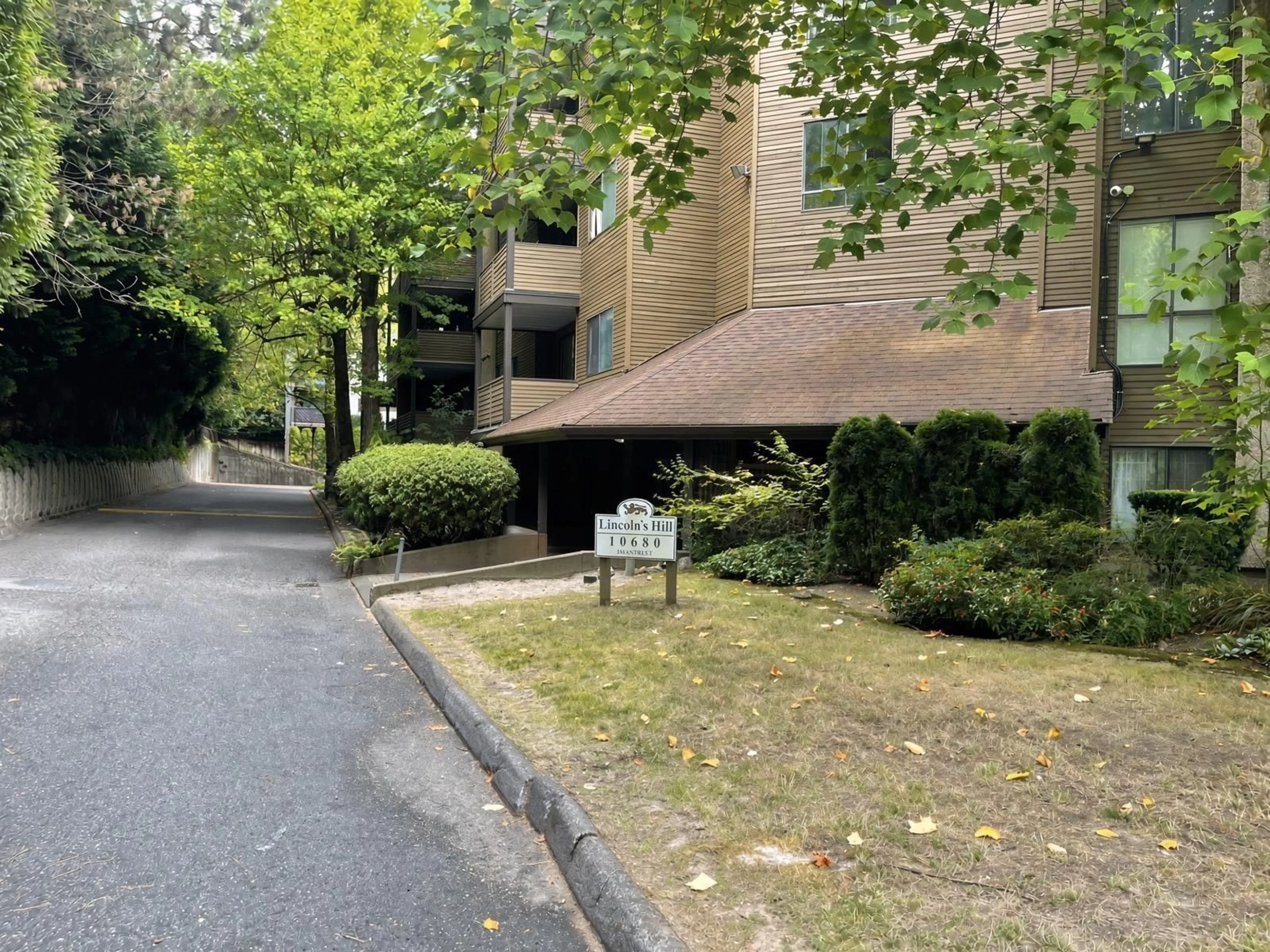 Unknown for 111 - 10680 151A STREET, Surrey British Columbia V3R8T4