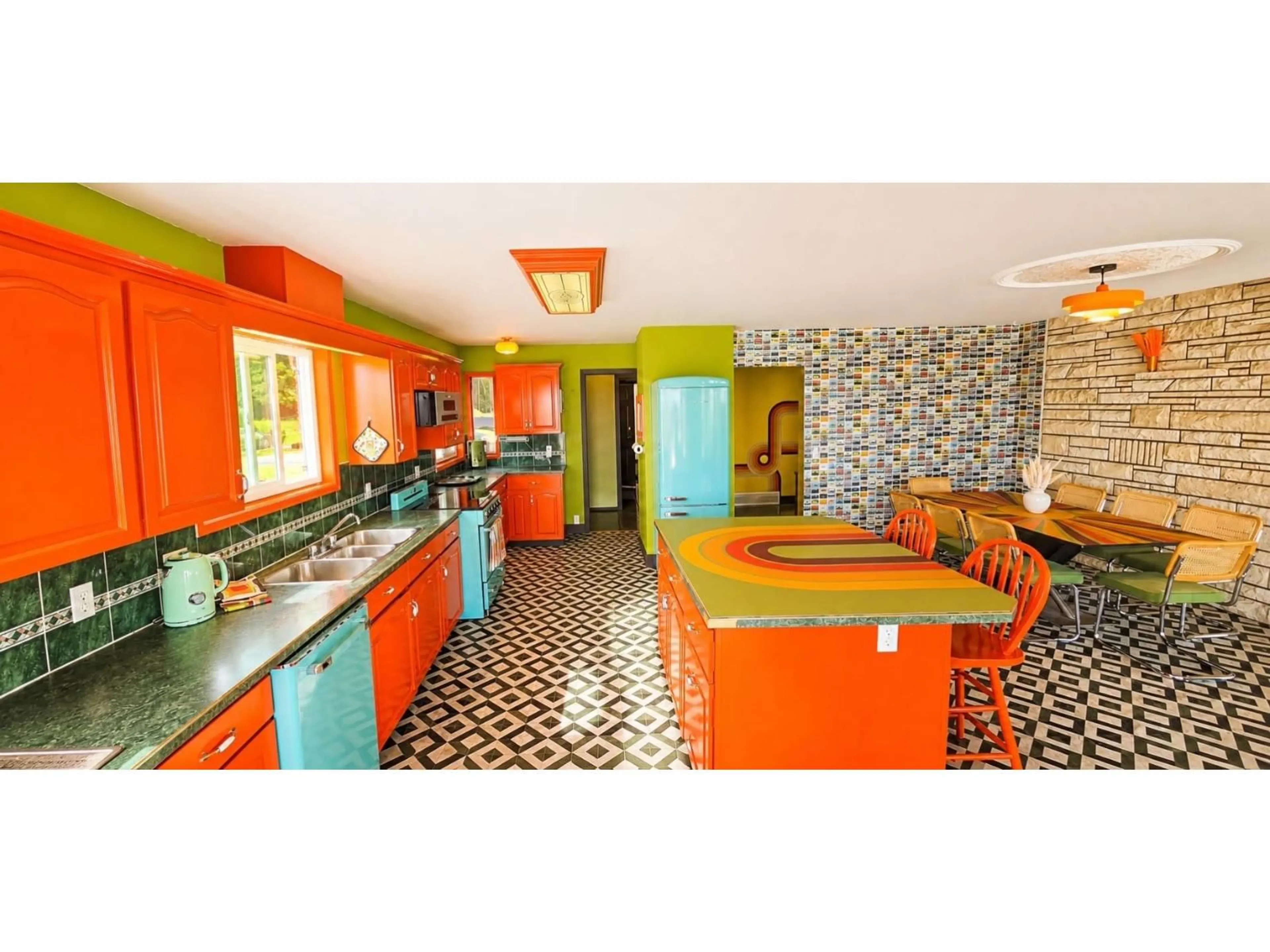 Contemporary kitchen, ceramic/tile floor for 9890 QUARRY ROAD, Chilliwack British Columbia V2P3M2