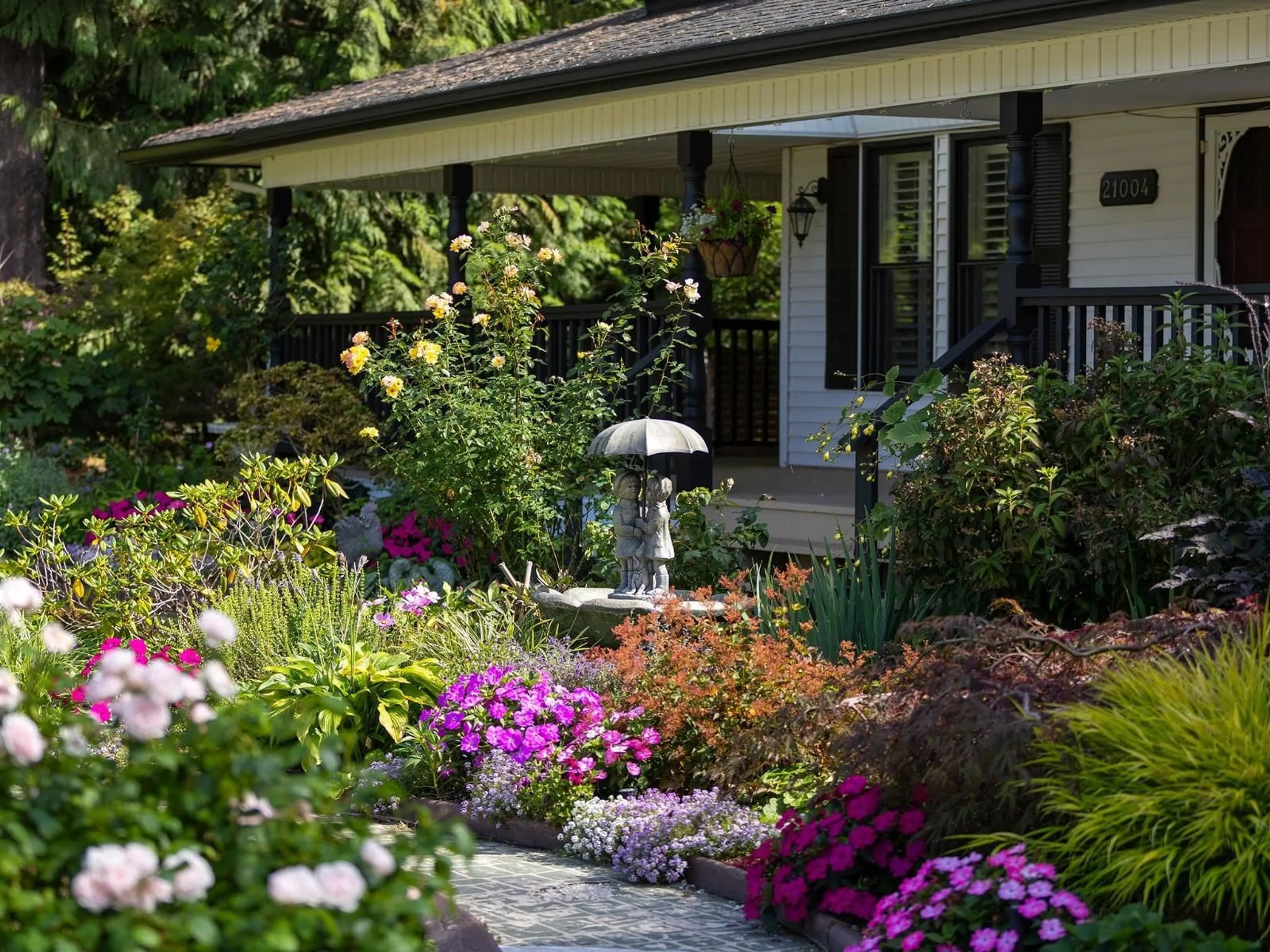 Patio, street for 21004 43 AVENUE, Langley British Columbia V3A5X5