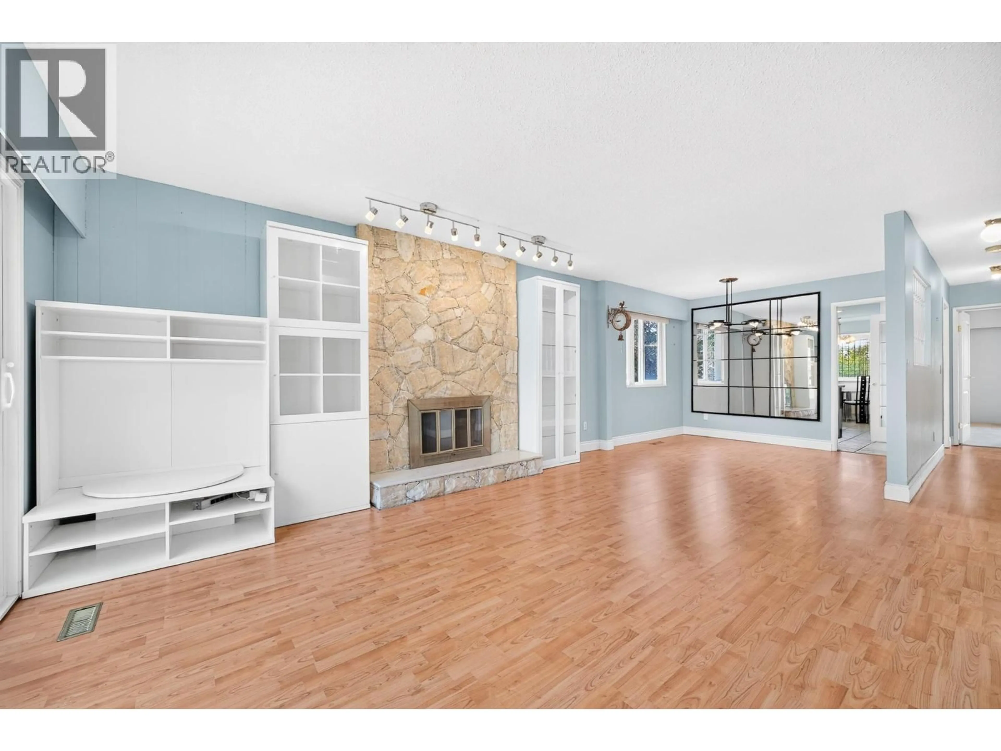 Unknown for 3060 EUCLID AVENUE, Vancouver British Columbia V5R5E2