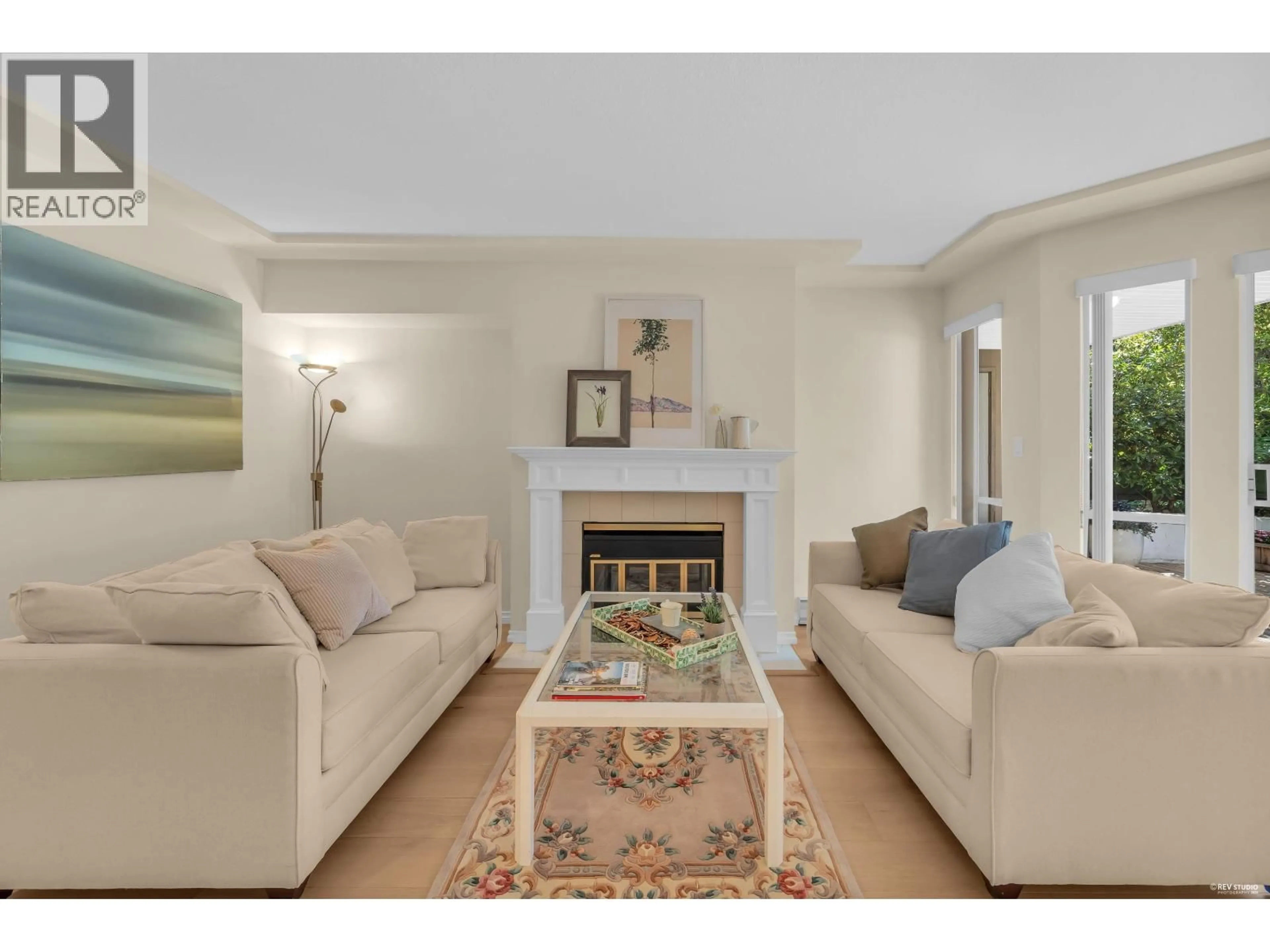 Living room with furniture, unknown for 151 - 8600 LANSDOWNE ROAD, Richmond British Columbia V6X3L6