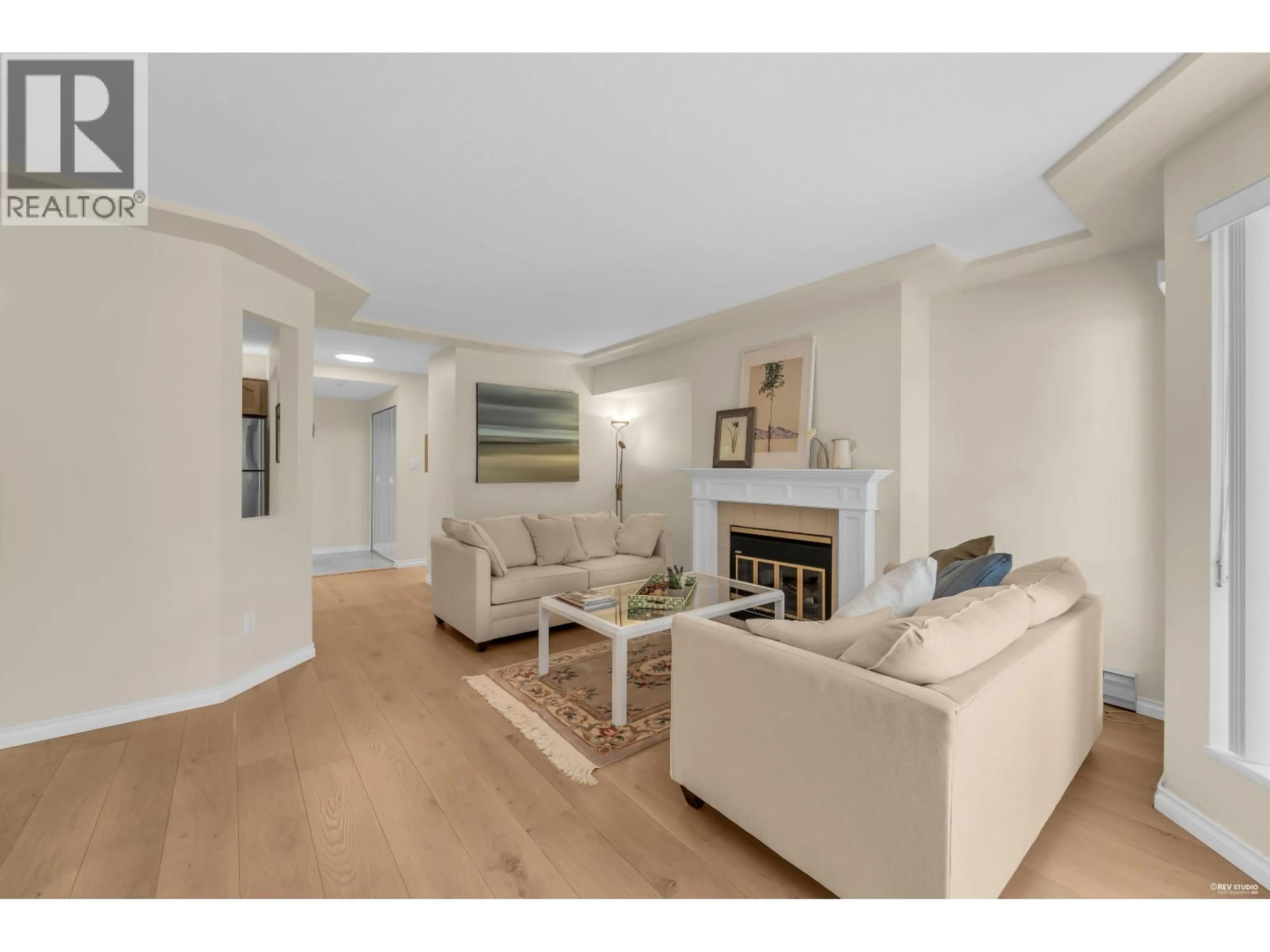 Living room with furniture, unknown for 151 - 8600 LANSDOWNE ROAD, Richmond British Columbia V6X3L6