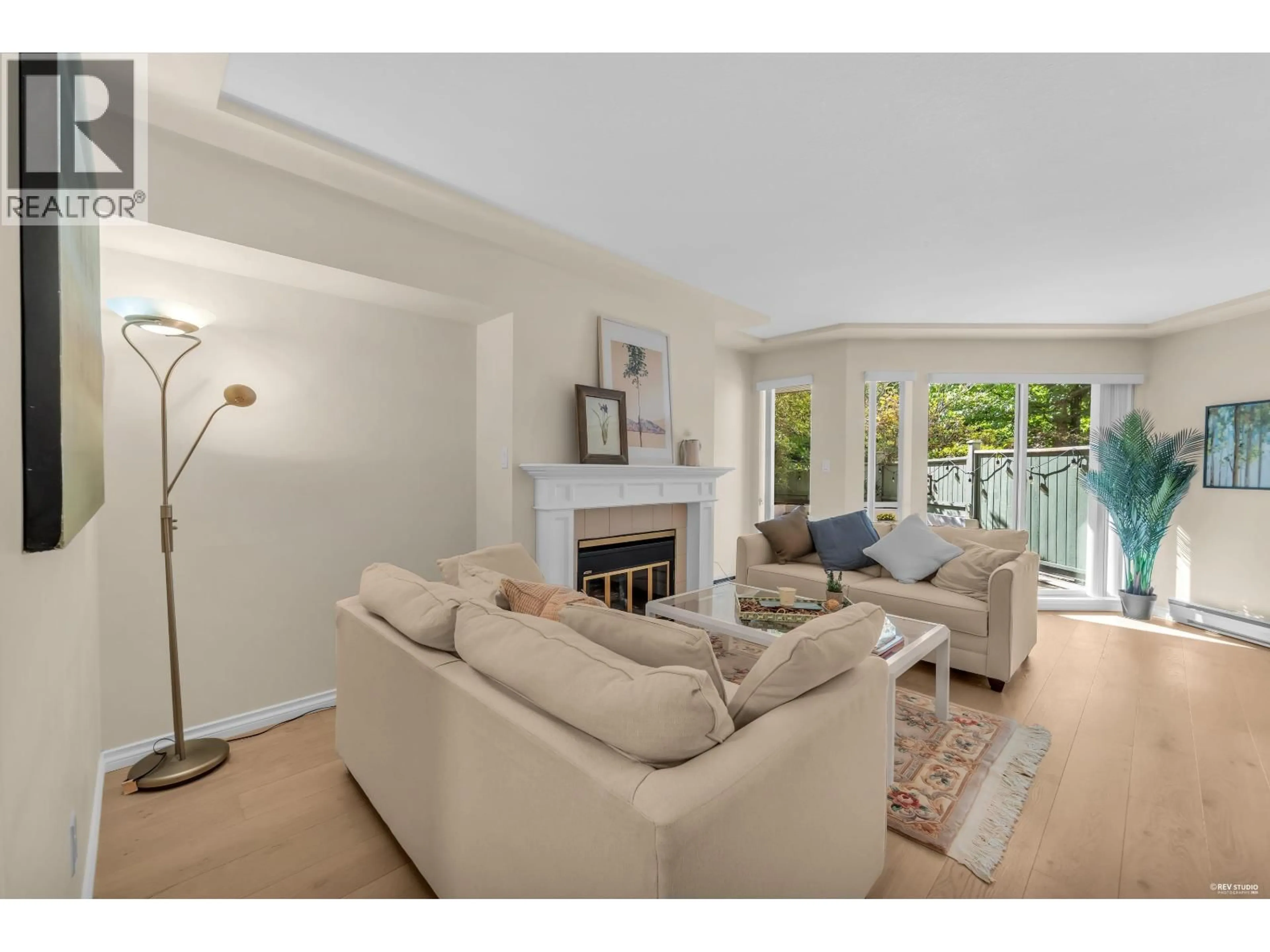 Living room with furniture, unknown for 151 - 8600 LANSDOWNE ROAD, Richmond British Columbia V6X3L6