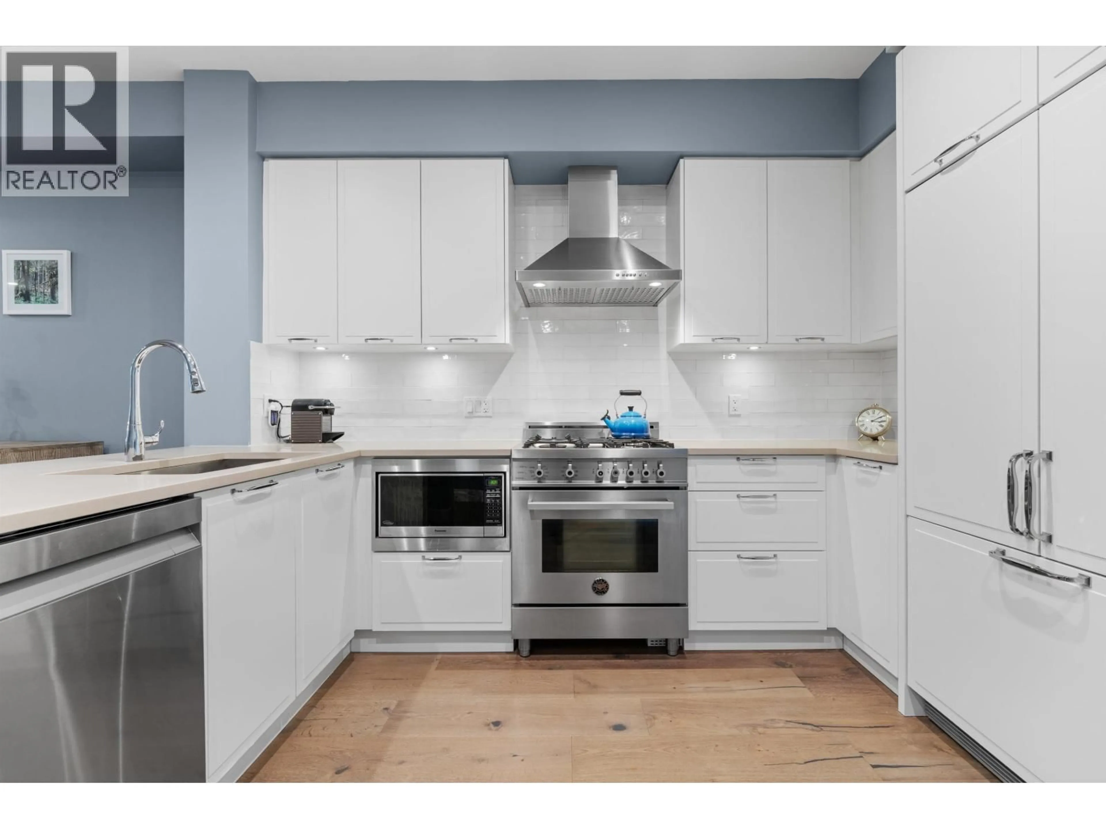 Standard kitchen, ceramic/tile floor for 8121 SHAUGHNESSY STREET, Vancouver British Columbia V6P3X9