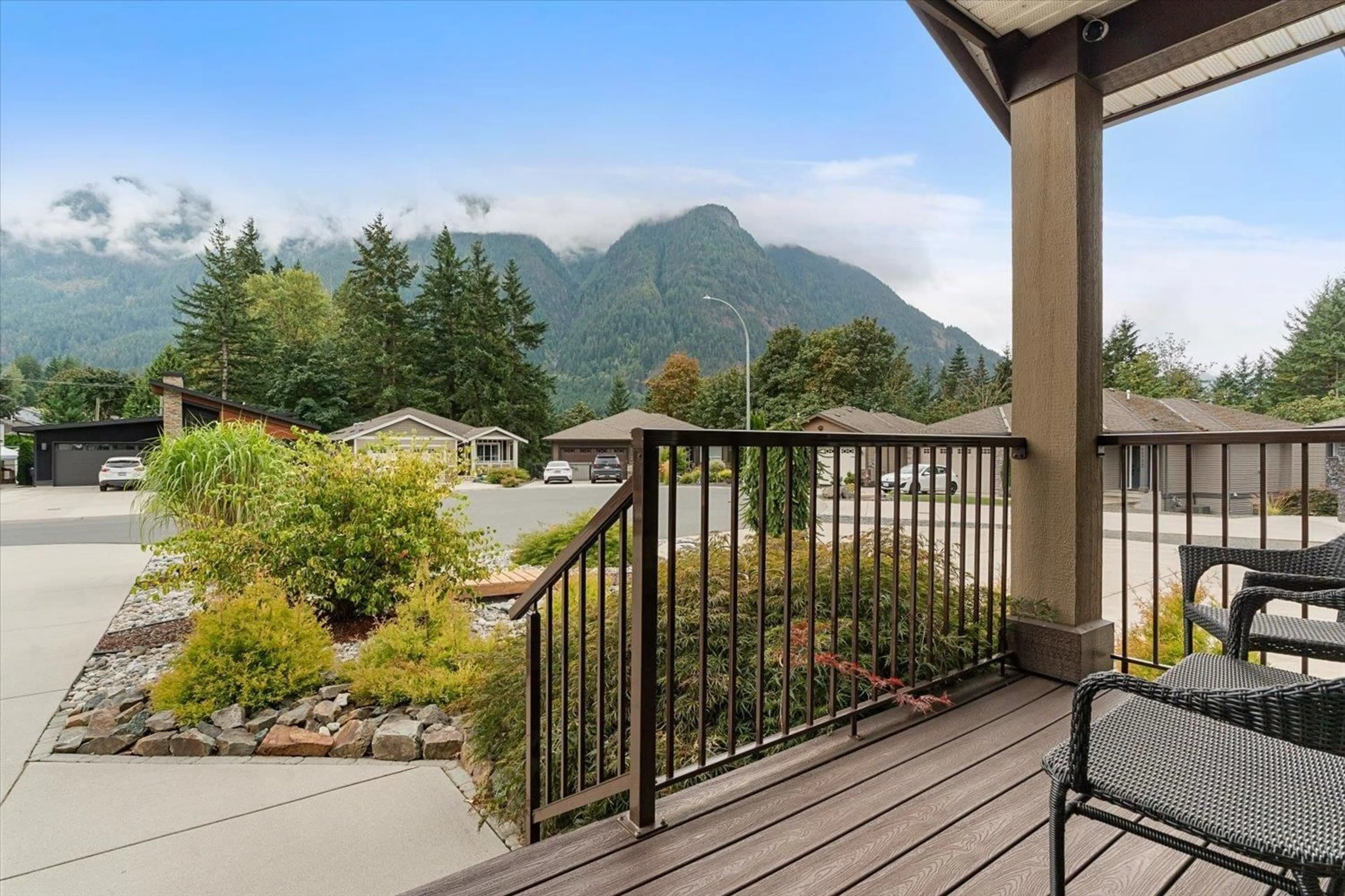 Patio, mountain view for 65733 VALLEY VIEW PLACE, Hope British Columbia V0X1L1