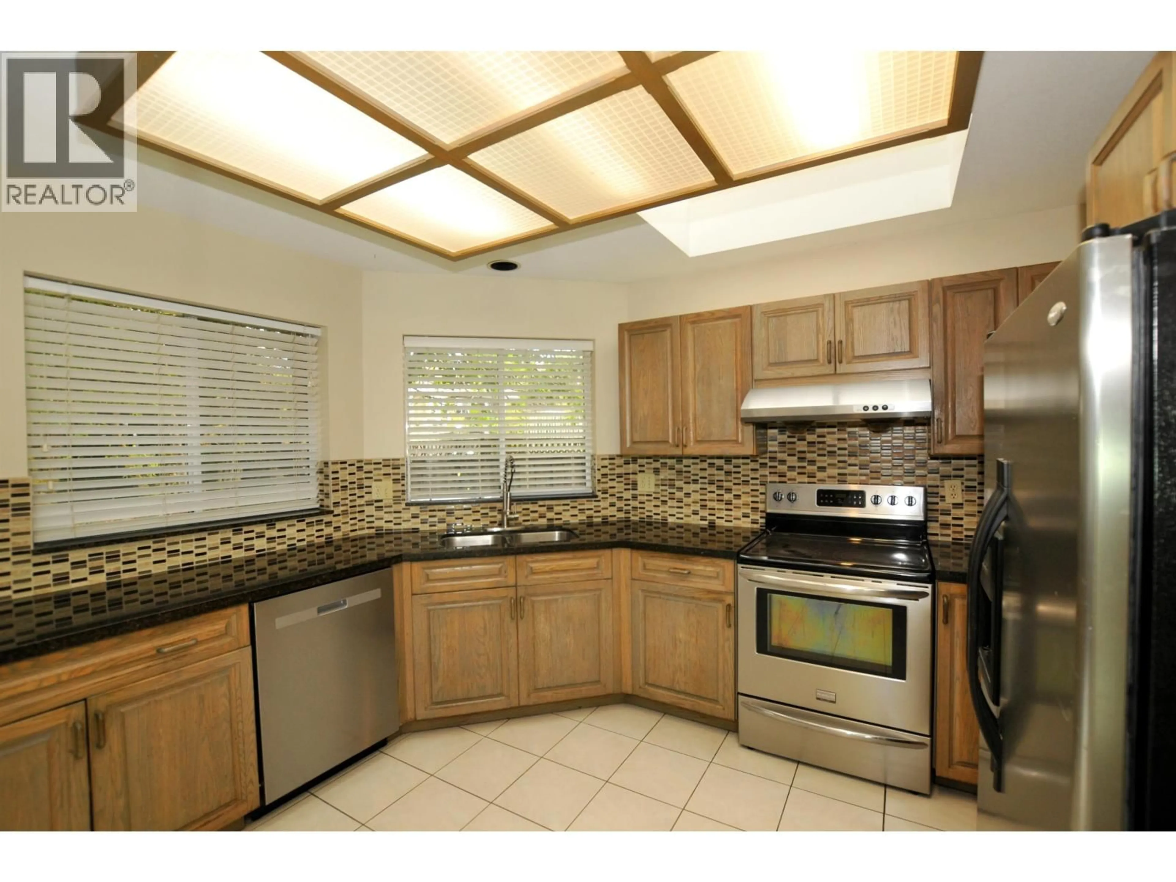 Standard kitchen, ceramic/tile floor for 6823 GRANT PLACE, Burnaby British Columbia V5B4X4