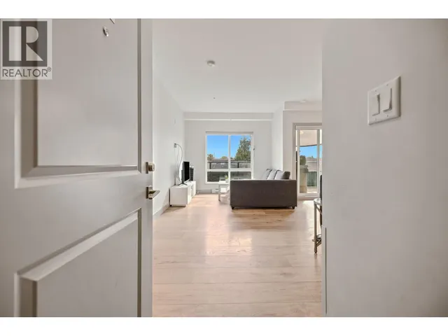 211 - 6968 ROYAL OAK AVENUE, Burnaby 3
