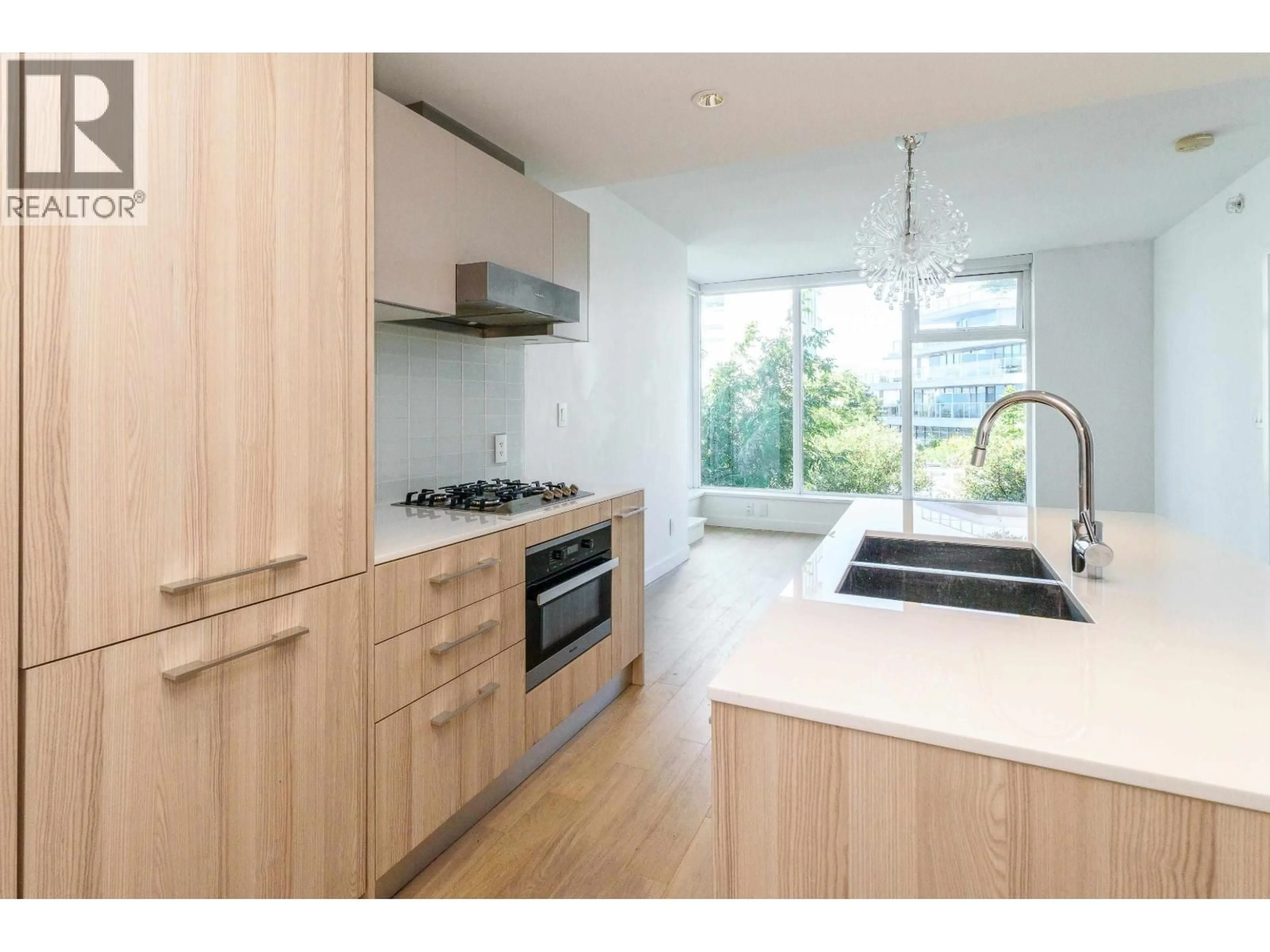 Standard kitchen, wood/laminate floor for 510 - 2221 30TH AVENUE, Vancouver British Columbia V5N0G6