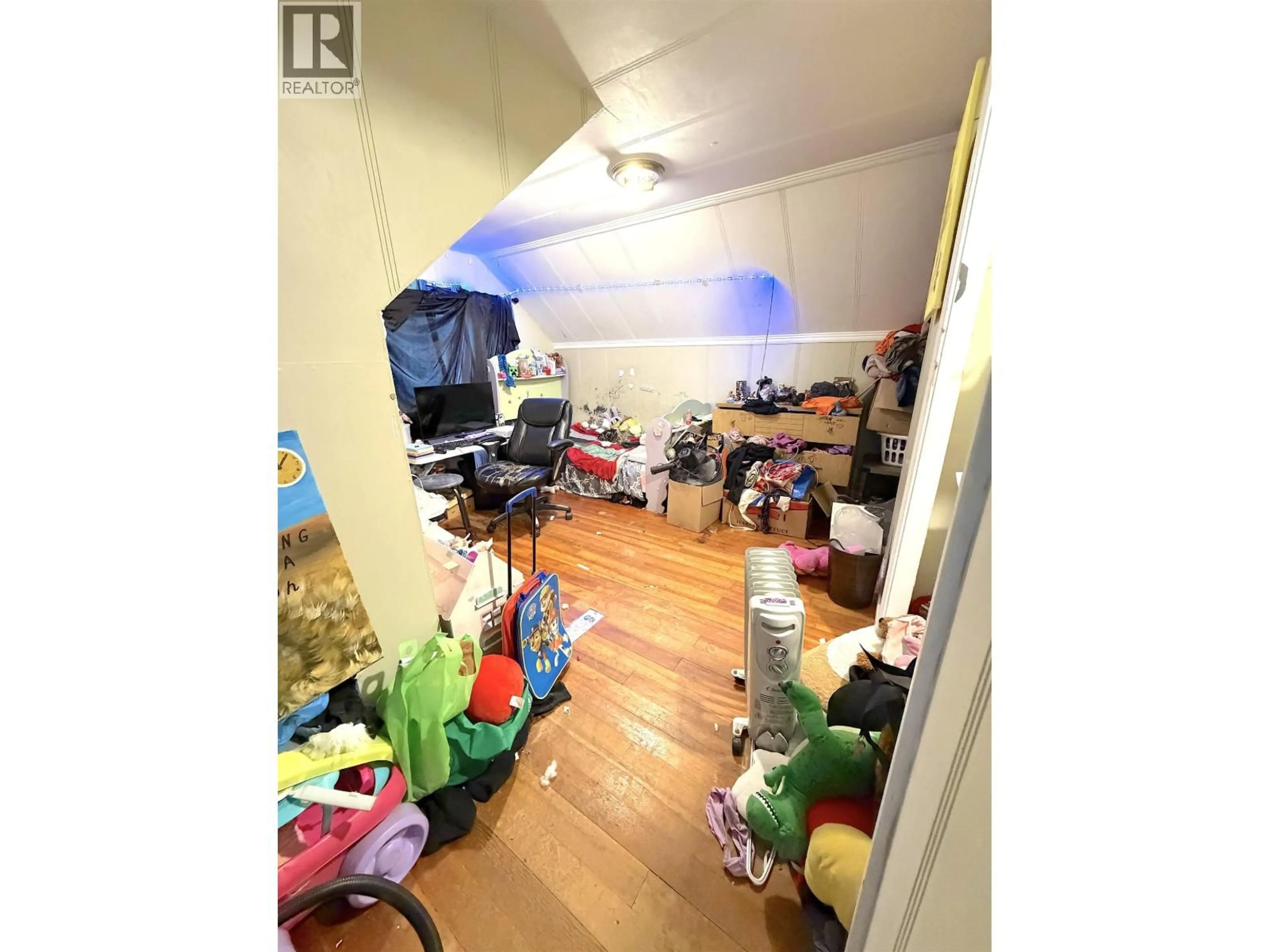 A pic of a room for 1021 6TH AVENUE, Prince Rupert British Columbia V8J1X7