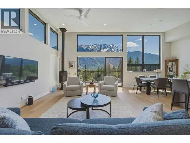 16 - 4000 SUNSTONE WAY, Pemberton 3