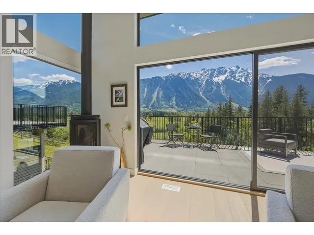 16 - 4000 SUNSTONE WAY, Pemberton 4