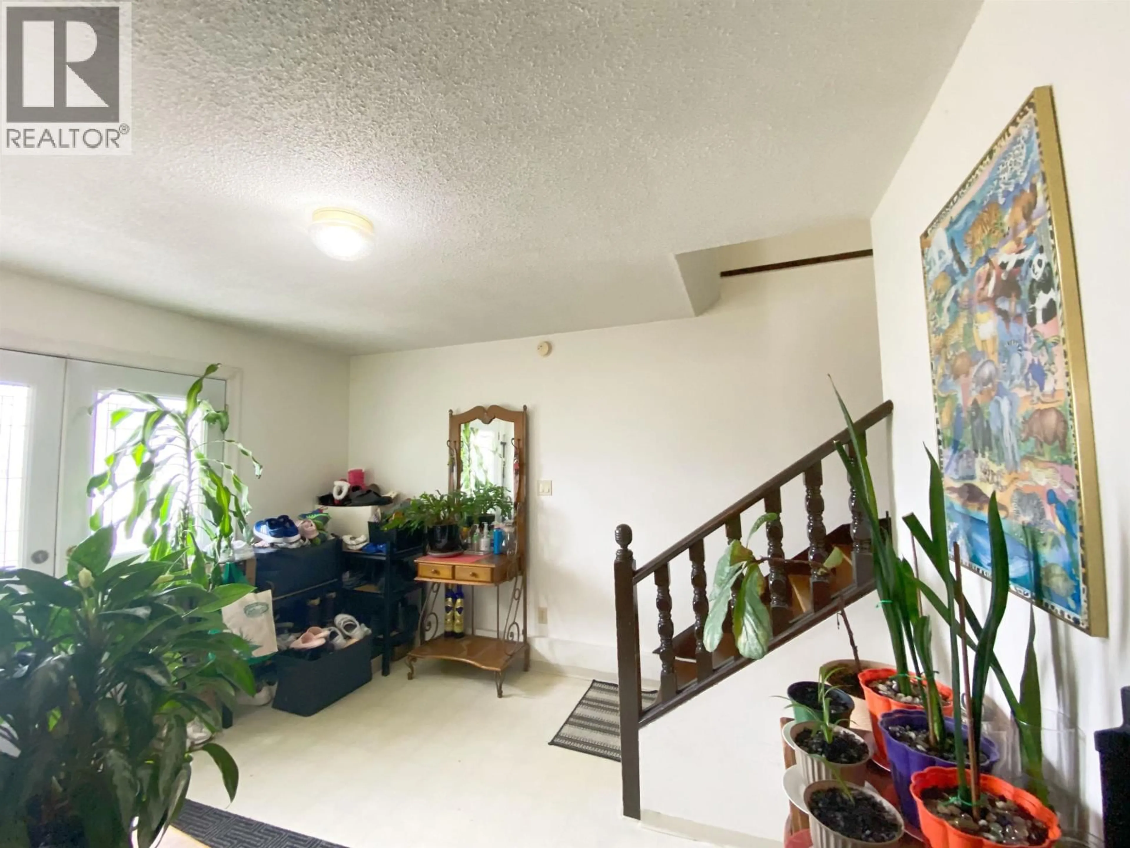 Indoor foyer for 11251 SEAPORT AVENUE, Richmond British Columbia V7A3C7